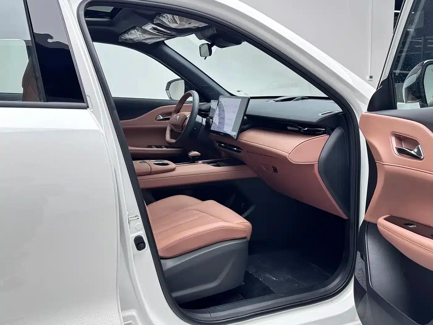 Changan UNI-Z New Energy 2024 Blue Whale Smart Electric iDD 125km Leading Edition — миниатюра 12
