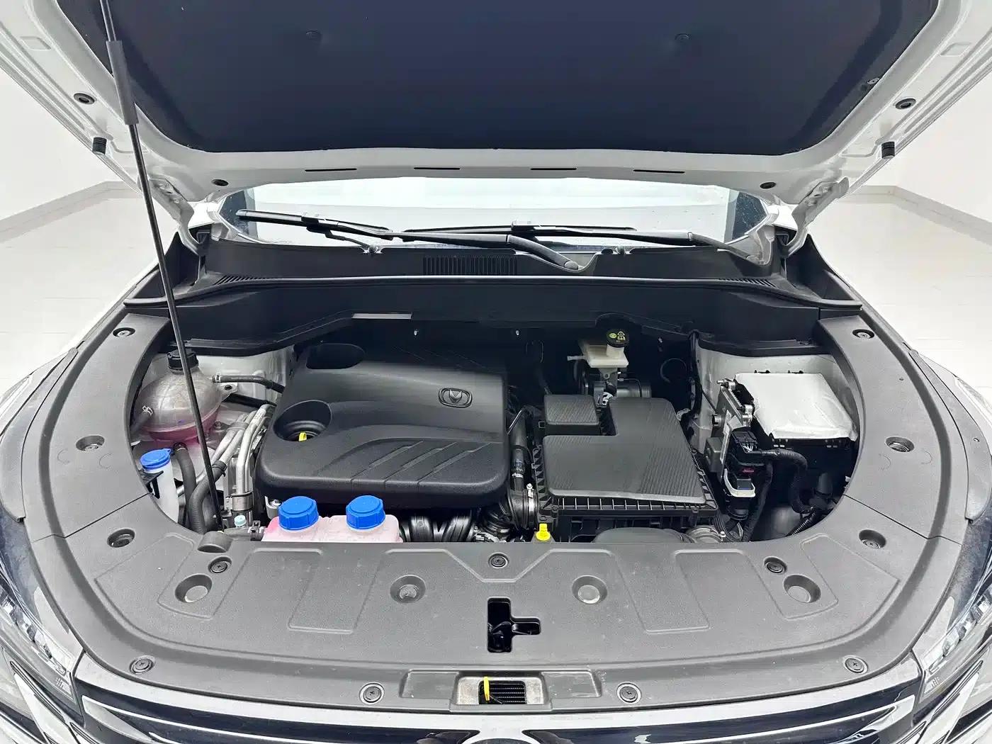 Changan UNI-Z New Energy 2024 Blue Whale Smart Electric iDD 125km Leading Edition — миниатюра 18