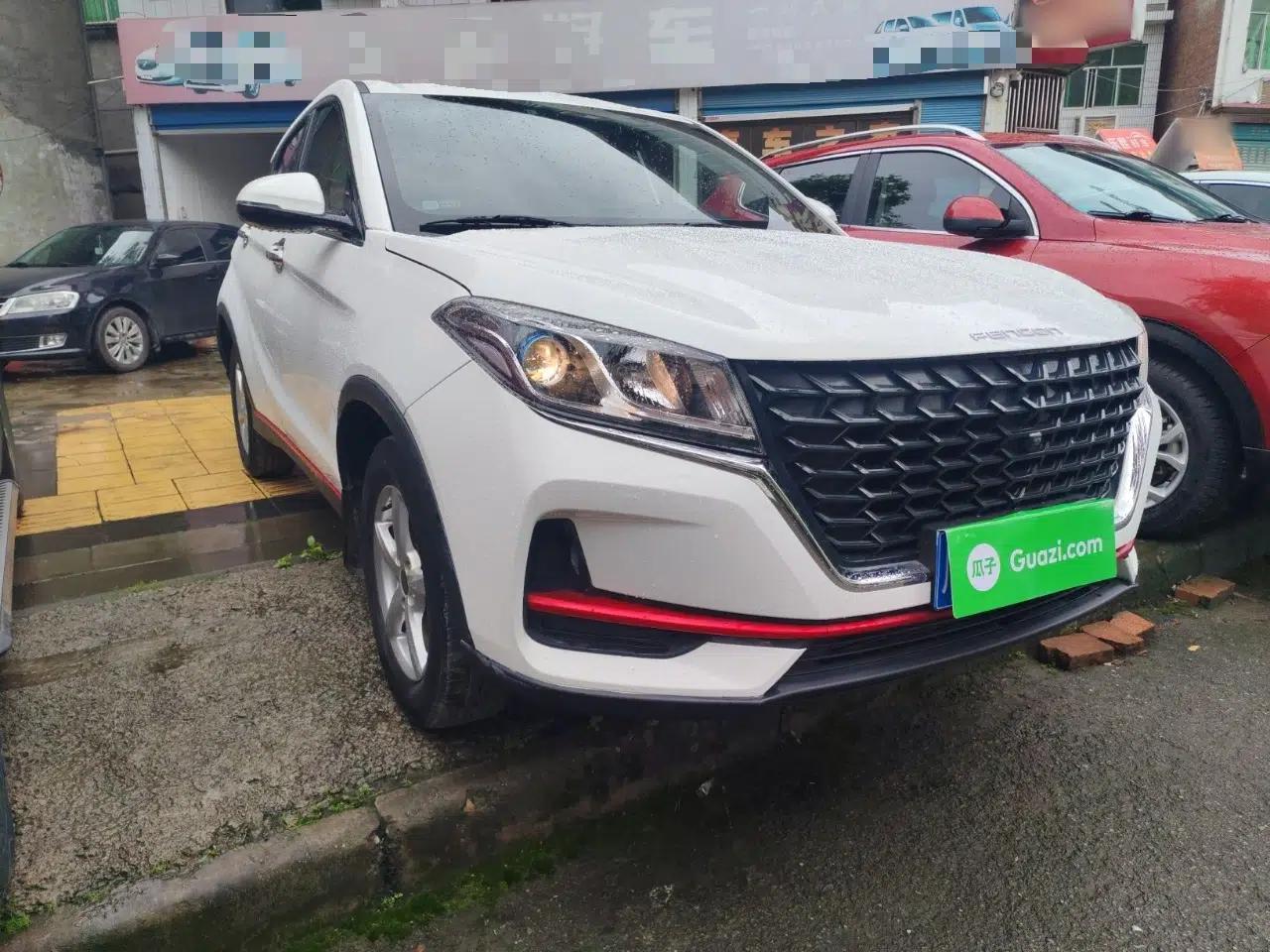 Dongfeng Fengon 500 2022 1.5L CVT Enjoyment Version — миниатюра 3