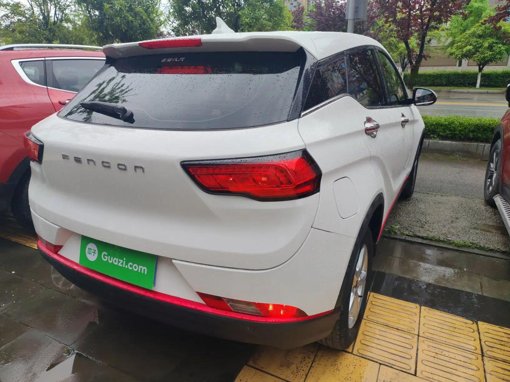 Dongfeng Fengon 500 2022 1.5L CVT Enjoyment Version — миниатюра 6