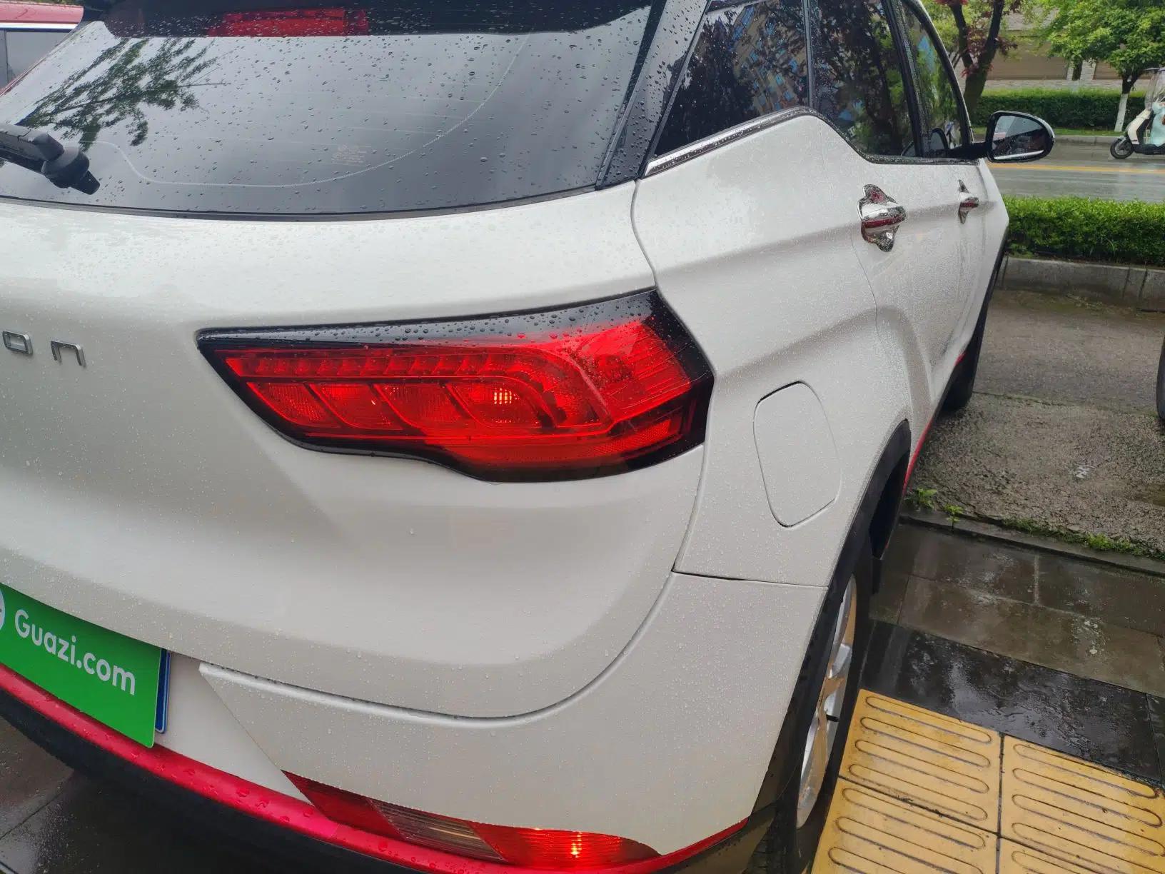 Dongfeng Fengon 500 2022 1.5L CVT Enjoyment Version — миниатюра 7