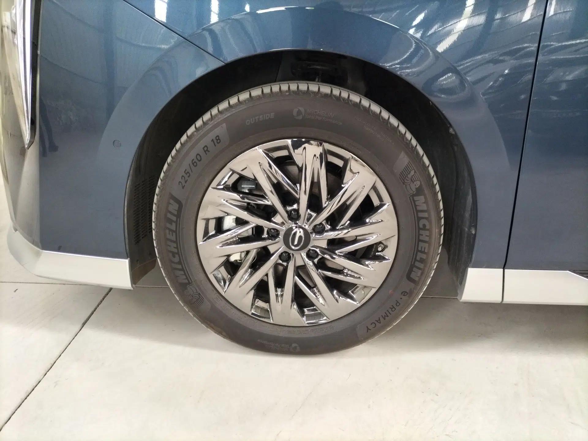 GAC Trumpchi Xiangwang M8 2025 Kunkun Series Ultra First-Class Cabin — миниатюра 8