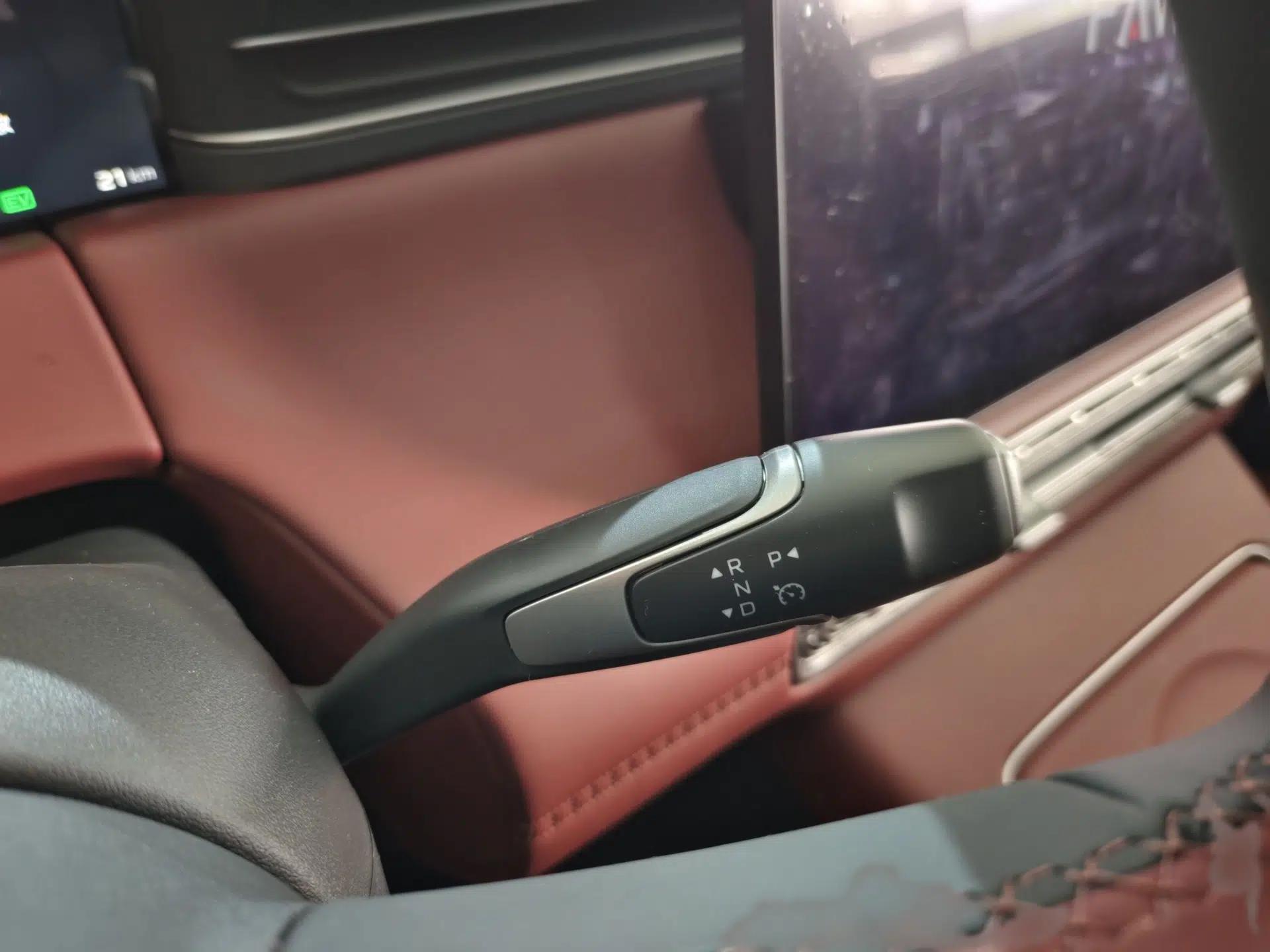 Hongqi HS6 PHEV 2026 240 Smart Hybrid Version — миниатюра 15