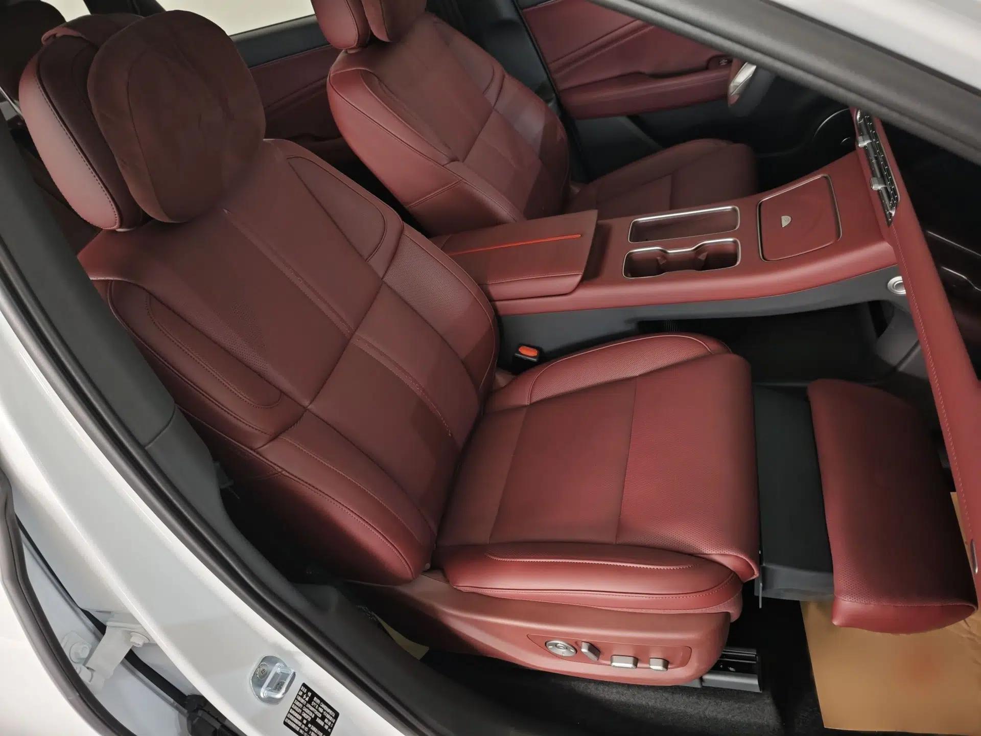 Hongqi HS6 PHEV 2026 240 Smart Hybrid Version — миниатюра 19