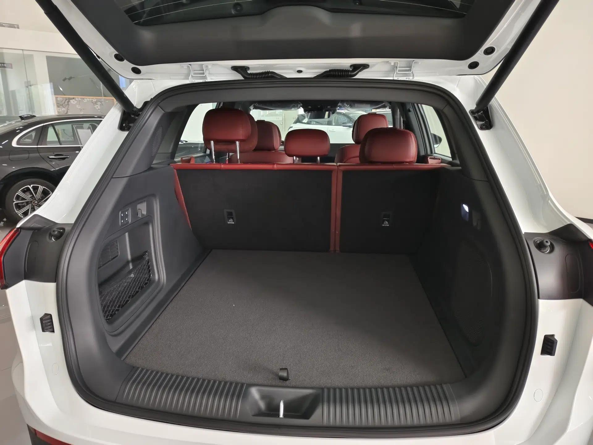 Hongqi HS6 PHEV 2026 240 Smart Hybrid Version — миниатюра 27
