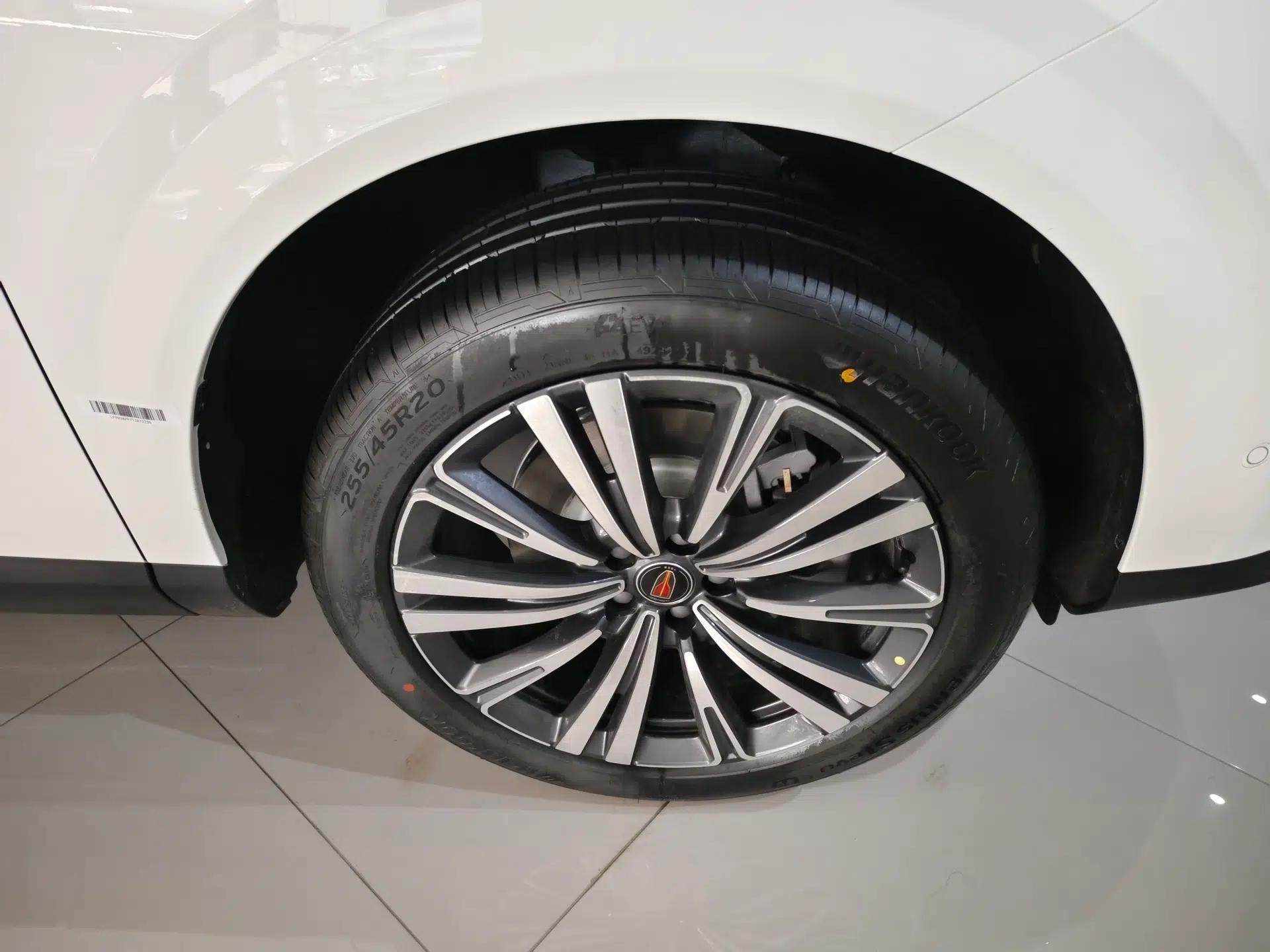Hongqi HS6 PHEV 2026 240 Smart Hybrid Version — миниатюра 5