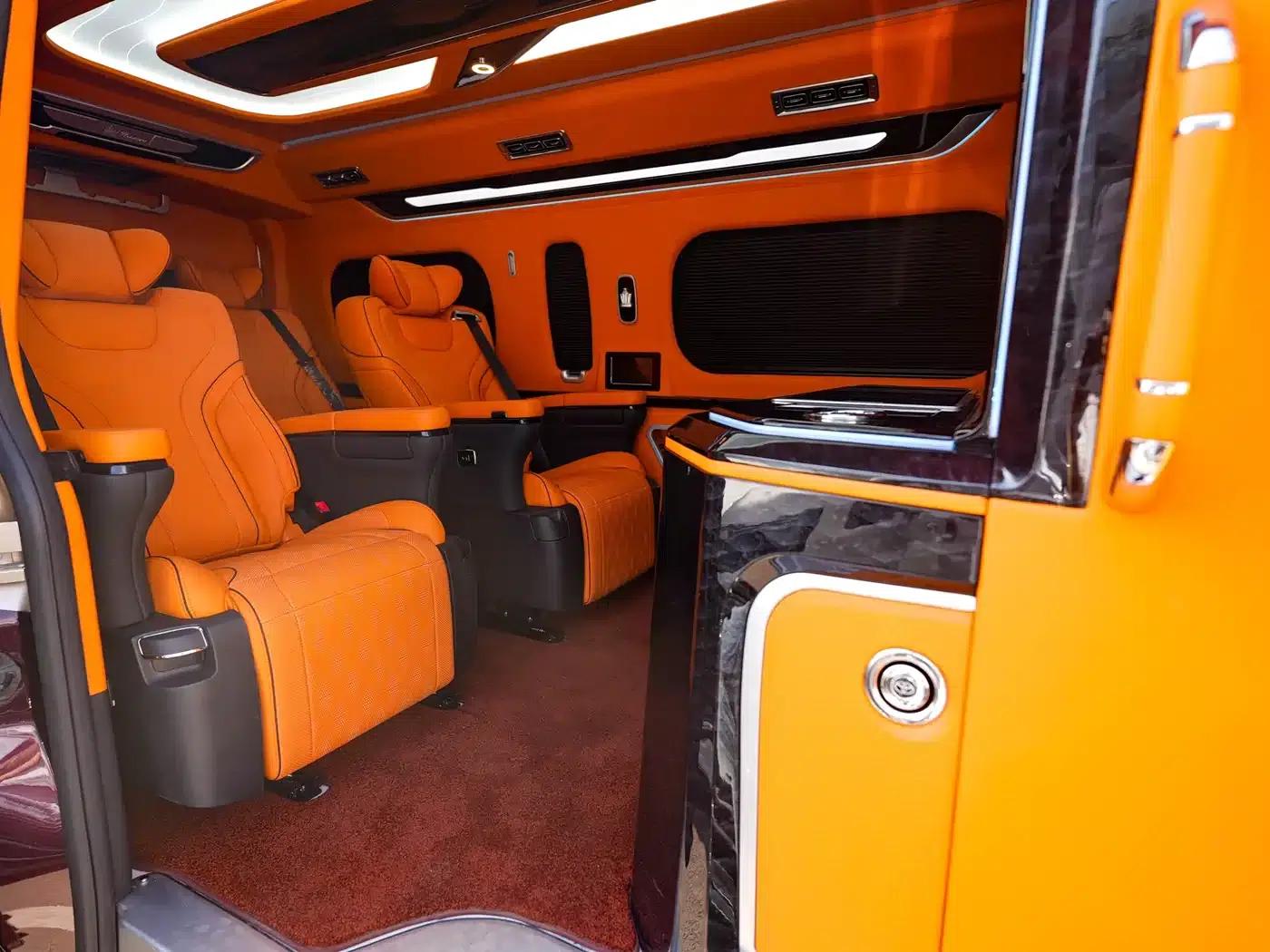 2025 HIACE 3.5L Automatic — миниатюра 4