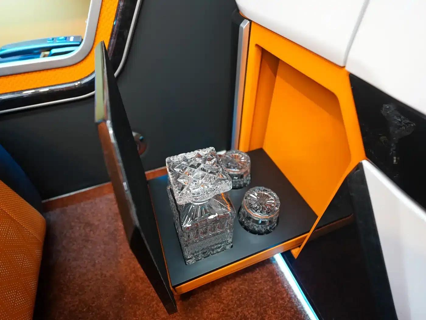 2025 HIACE 3.5L Automatic — миниатюра 6