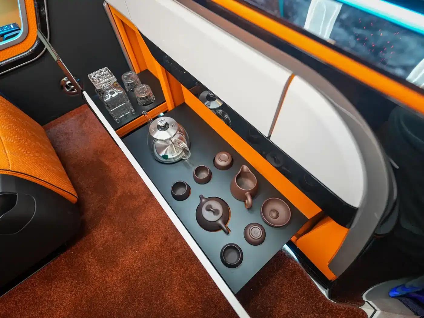 2025 HIACE 3.5L Automatic — миниатюра 7