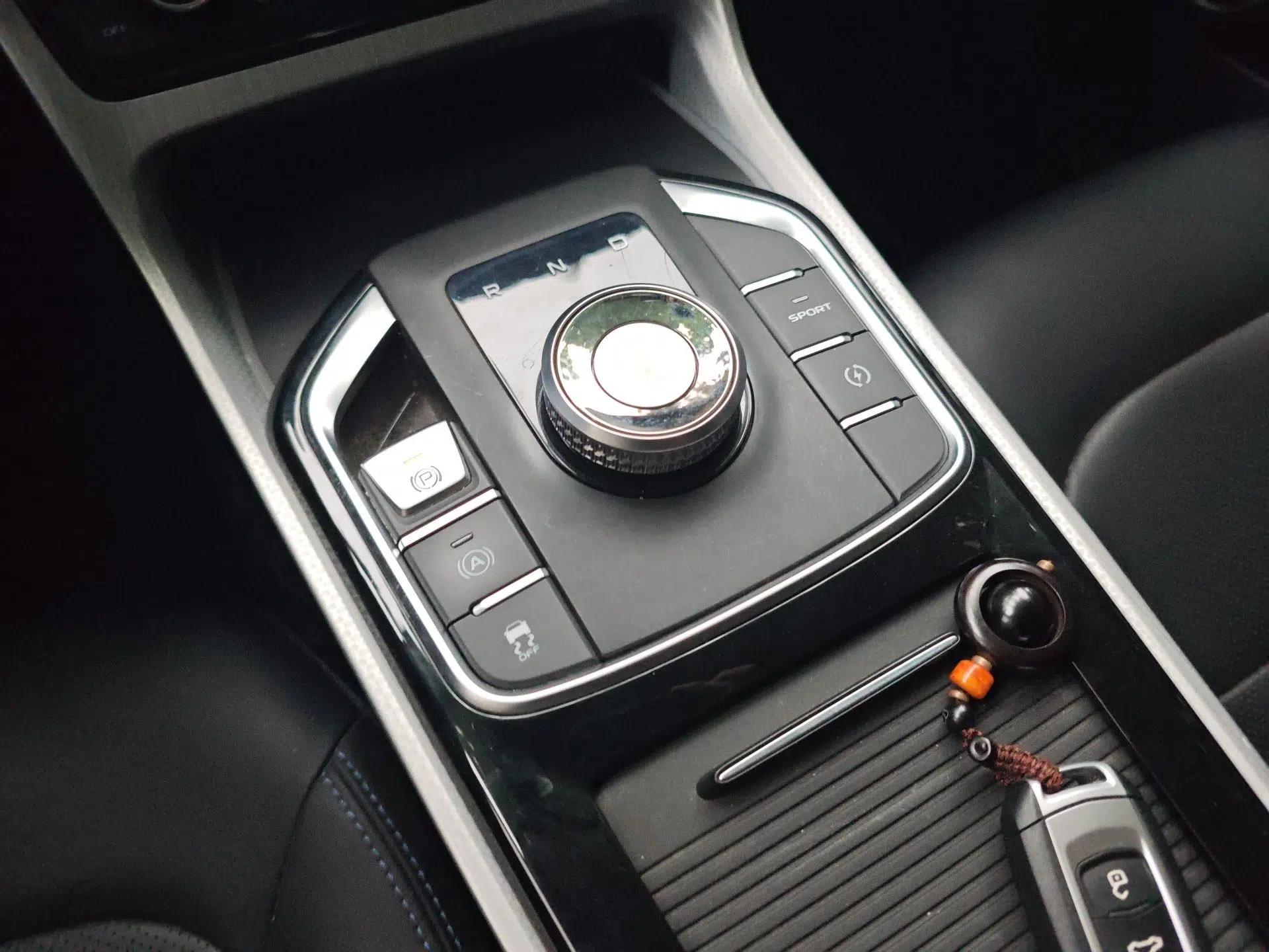 Geely Auto Emgrand GSe 2020 500 LingShang Model — миниатюра 15