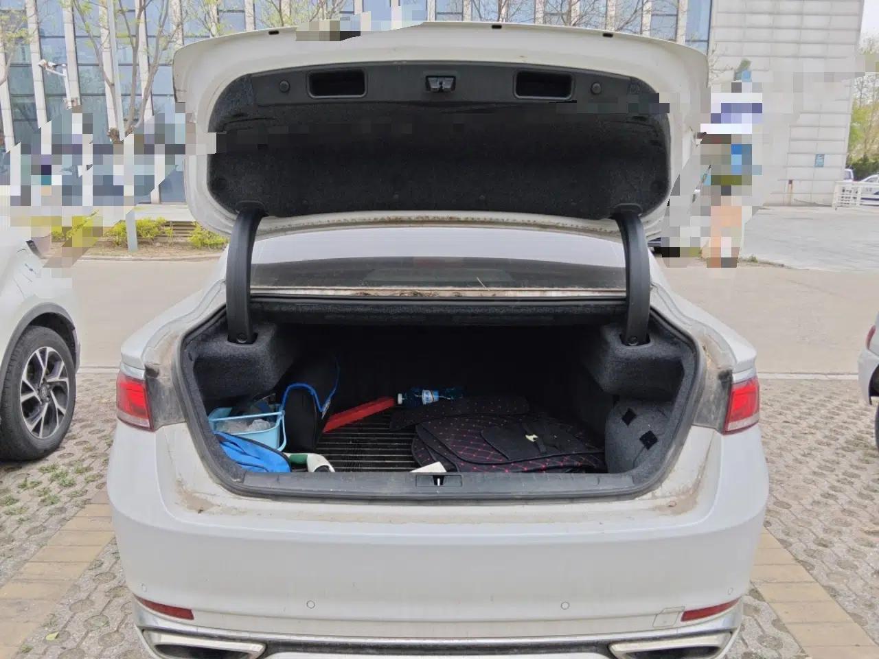 Geely Auto Emgrand GT New Energy 2018 1.5T PHEV Yaoxiang Edition — миниатюра 20