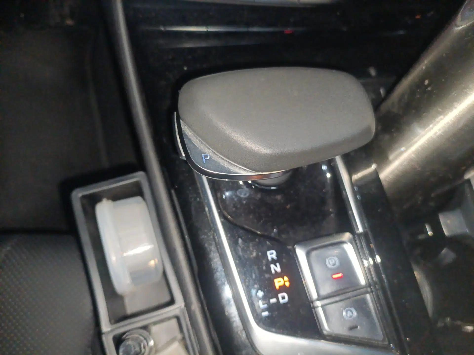 Geely Auto Emgrand GT New Energy 2018 1.5T PHEV Yao Ling Edition — миниатюра 15