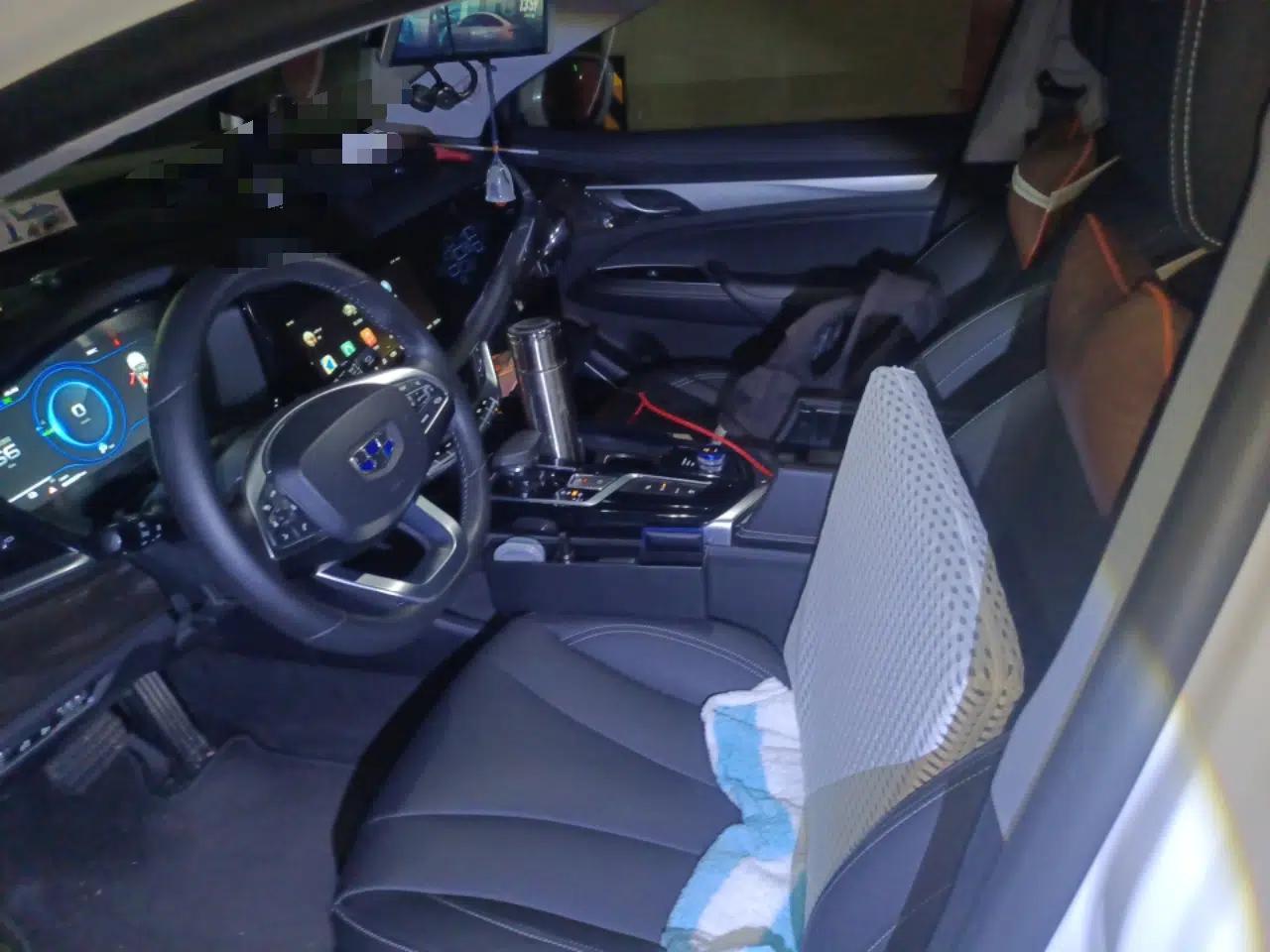 Geely Auto Emgrand GT New Energy 2018 1.5T PHEV Yao Ling Edition — миниатюра 16