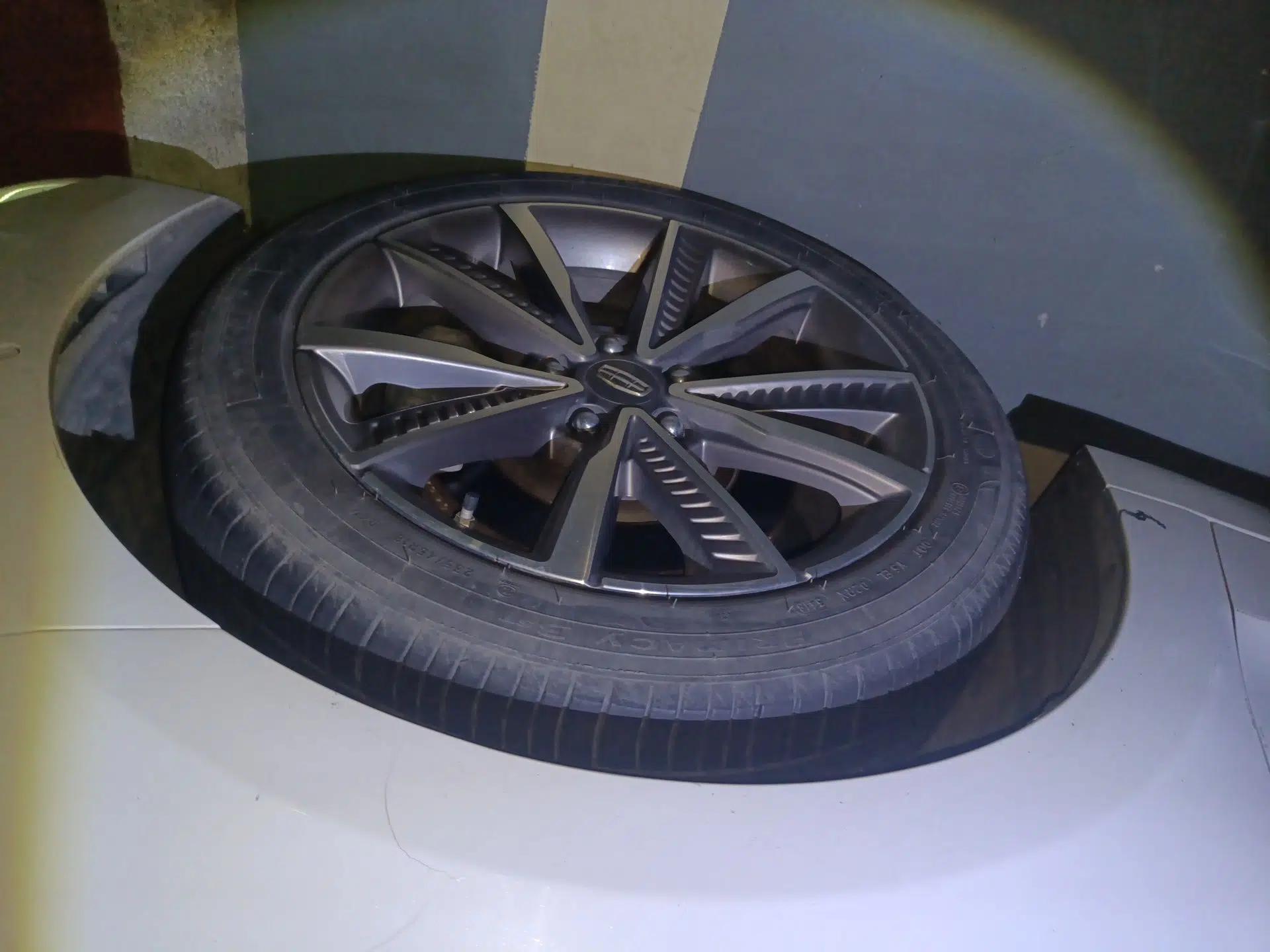 Geely Auto Emgrand GT New Energy 2018 1.5T PHEV Yao Ling Edition — миниатюра 8