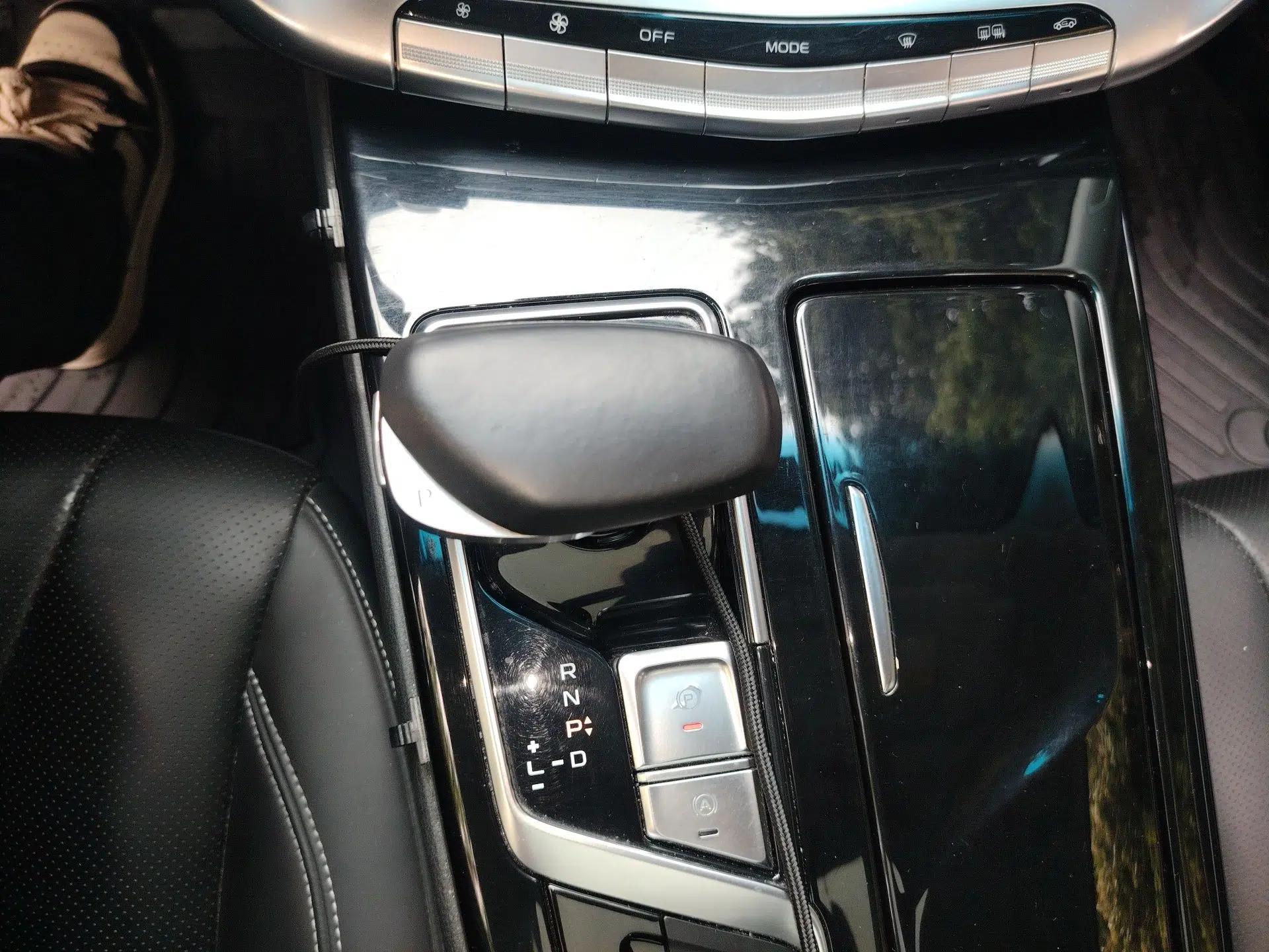 Geely Auto Emgrand GT New Energy 2018 1.5T PHEV Yao Ling Edition — миниатюра 15