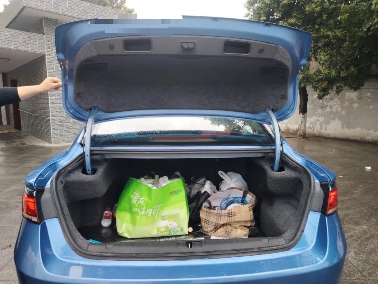 Geely Auto Emgrand GT New Energy 2018 1.5T PHEV Yao Ling Edition — миниатюра 20