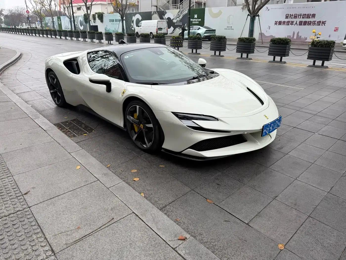 SF90 2020 3.9T V8 Stradale — миниатюра 3