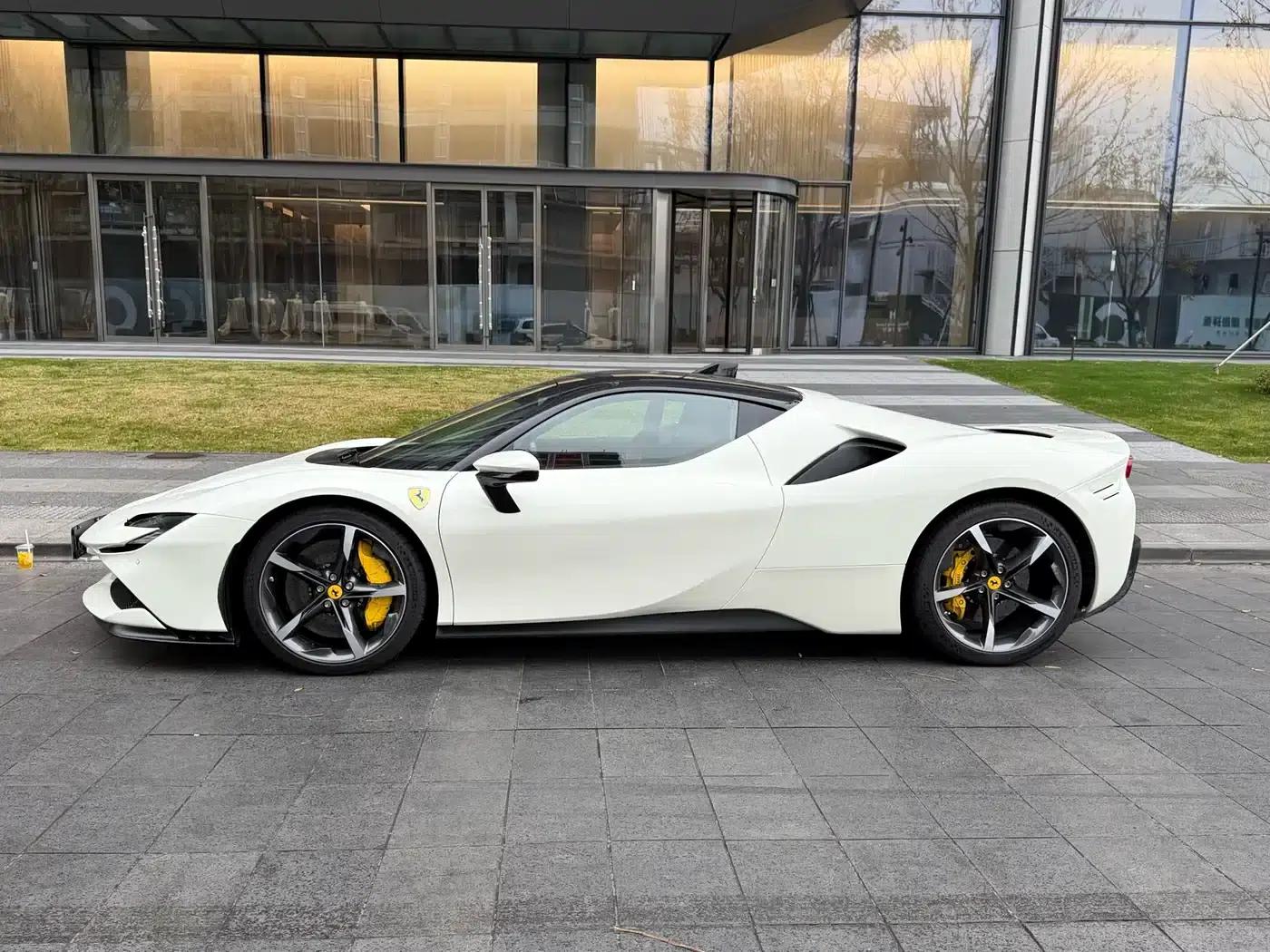 SF90 2020 3.9T V8 Stradale — миниатюра 4