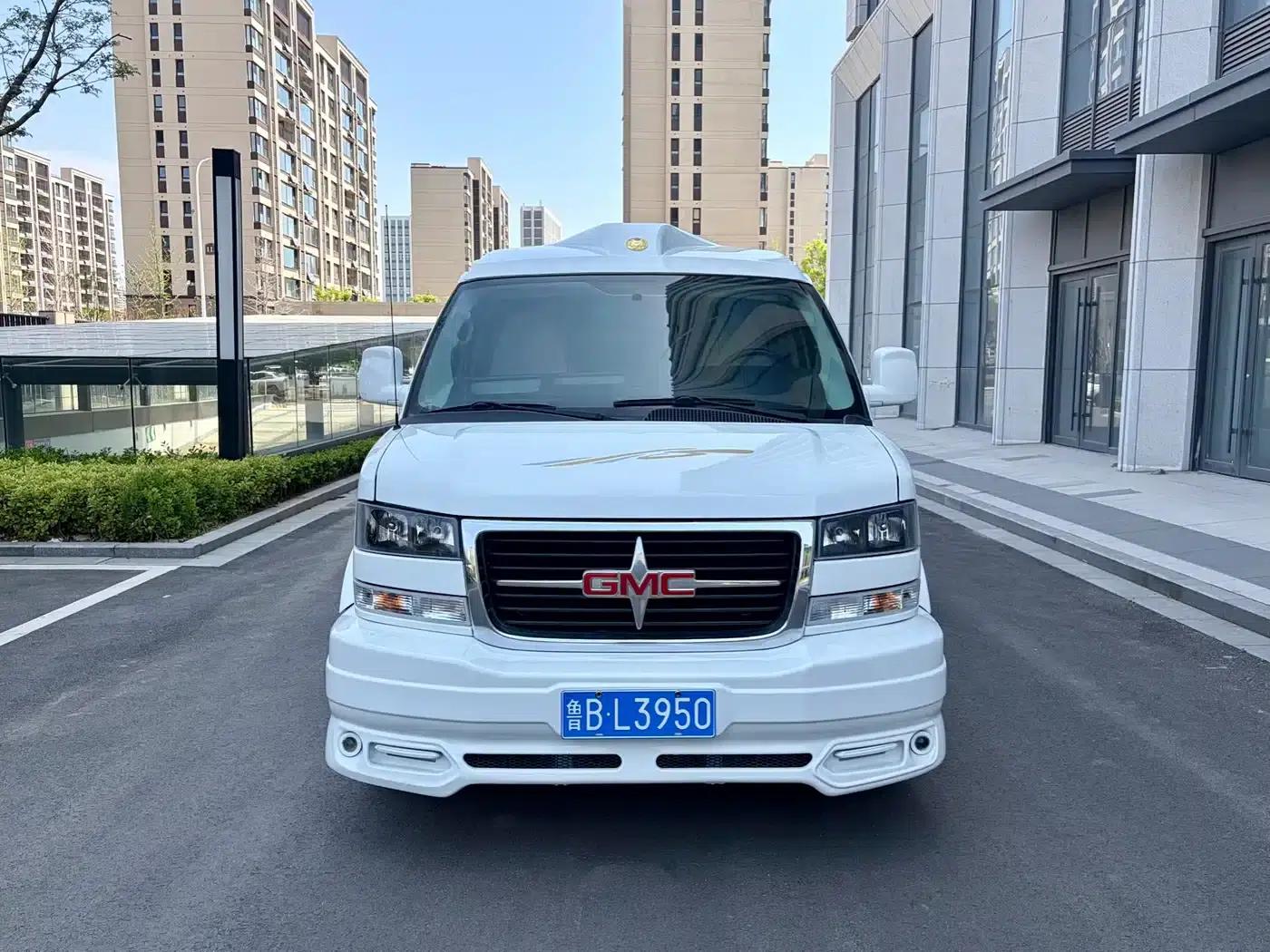 2013 SAVANA 6.0L 2500S Sport Edition 7-seater — миниатюра 2