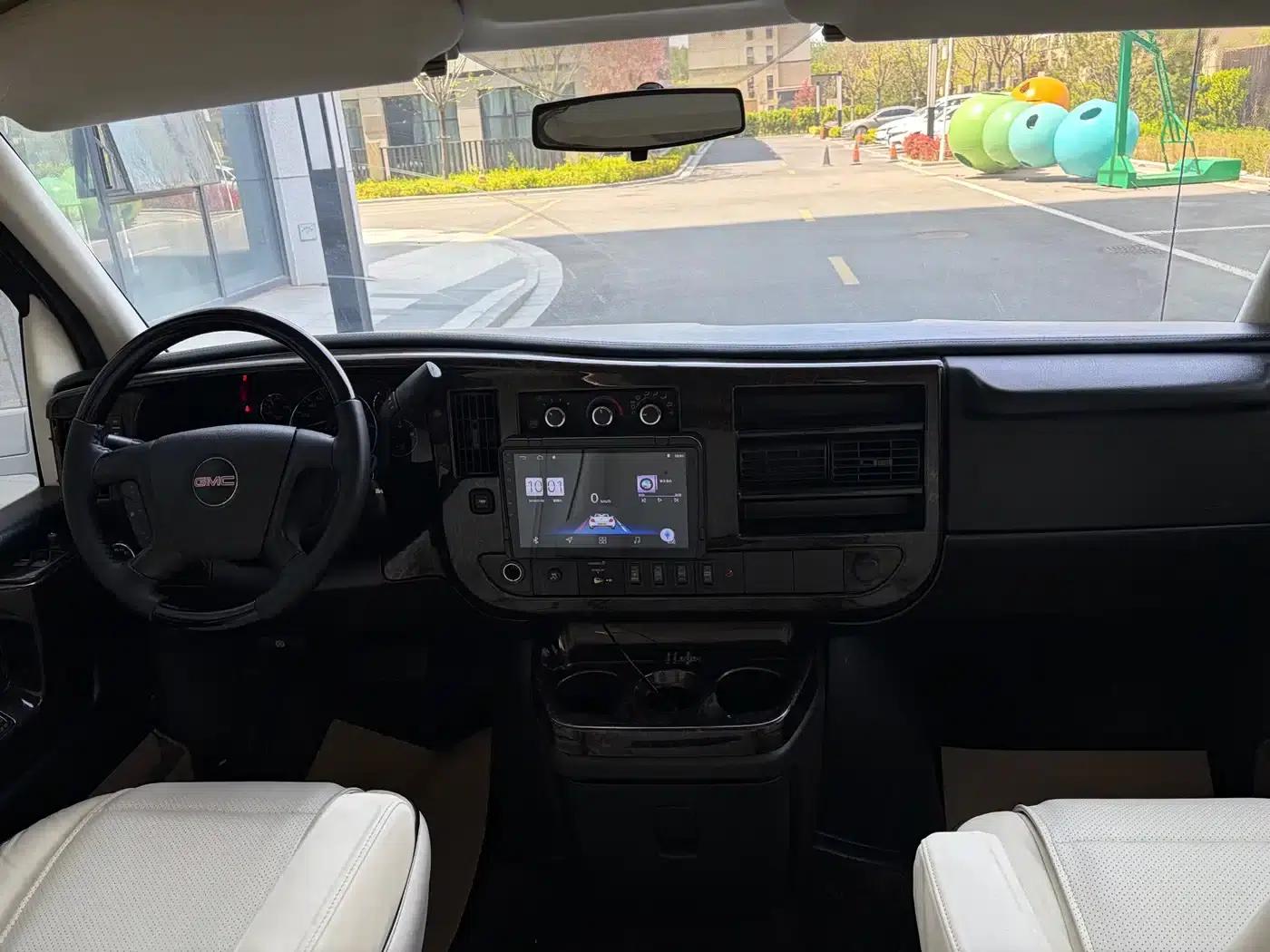 2013 SAVANA 6.0L 2500S Sport Edition 7-seater — миниатюра 12