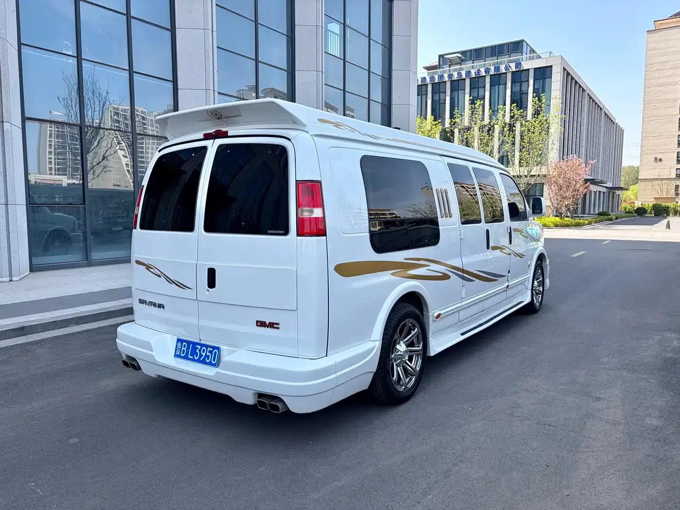 2013 SAVANA 6.0L 2500S Sport Edition 7-seater — миниатюра 6