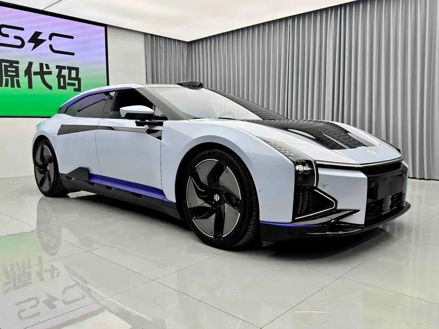 HiPhi Z 2023 City Edition (4-seater) — миниатюра 6