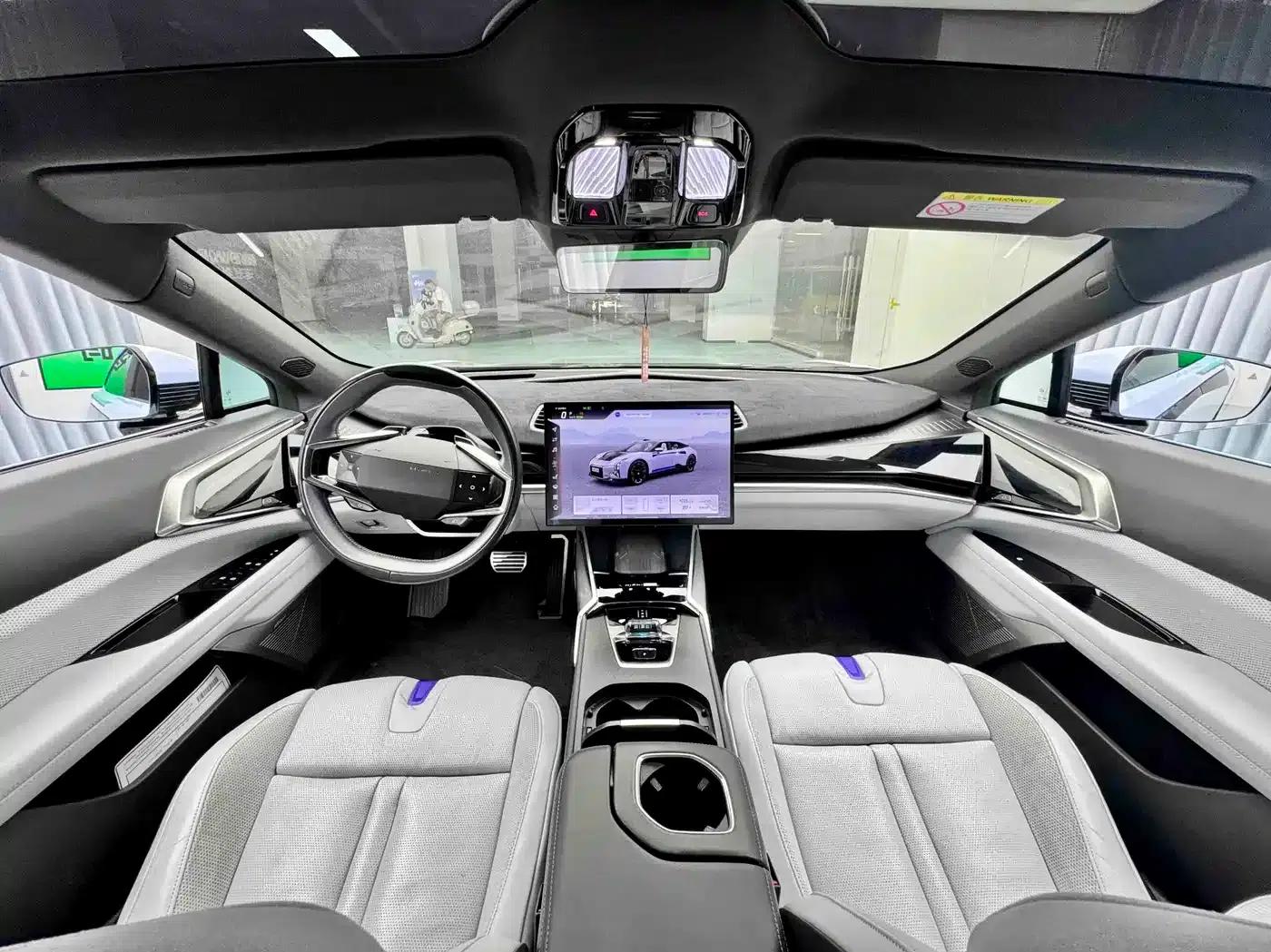 HiPhi Z 2023 City Edition (4-seater) — миниатюра 8