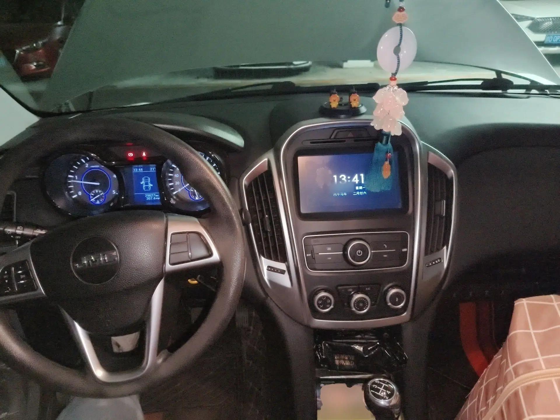 JMC Yuhu 3 2018 2.5T Diesel Two-Wheel Drive Advanced Version Standard Wheelbase — миниатюра 10