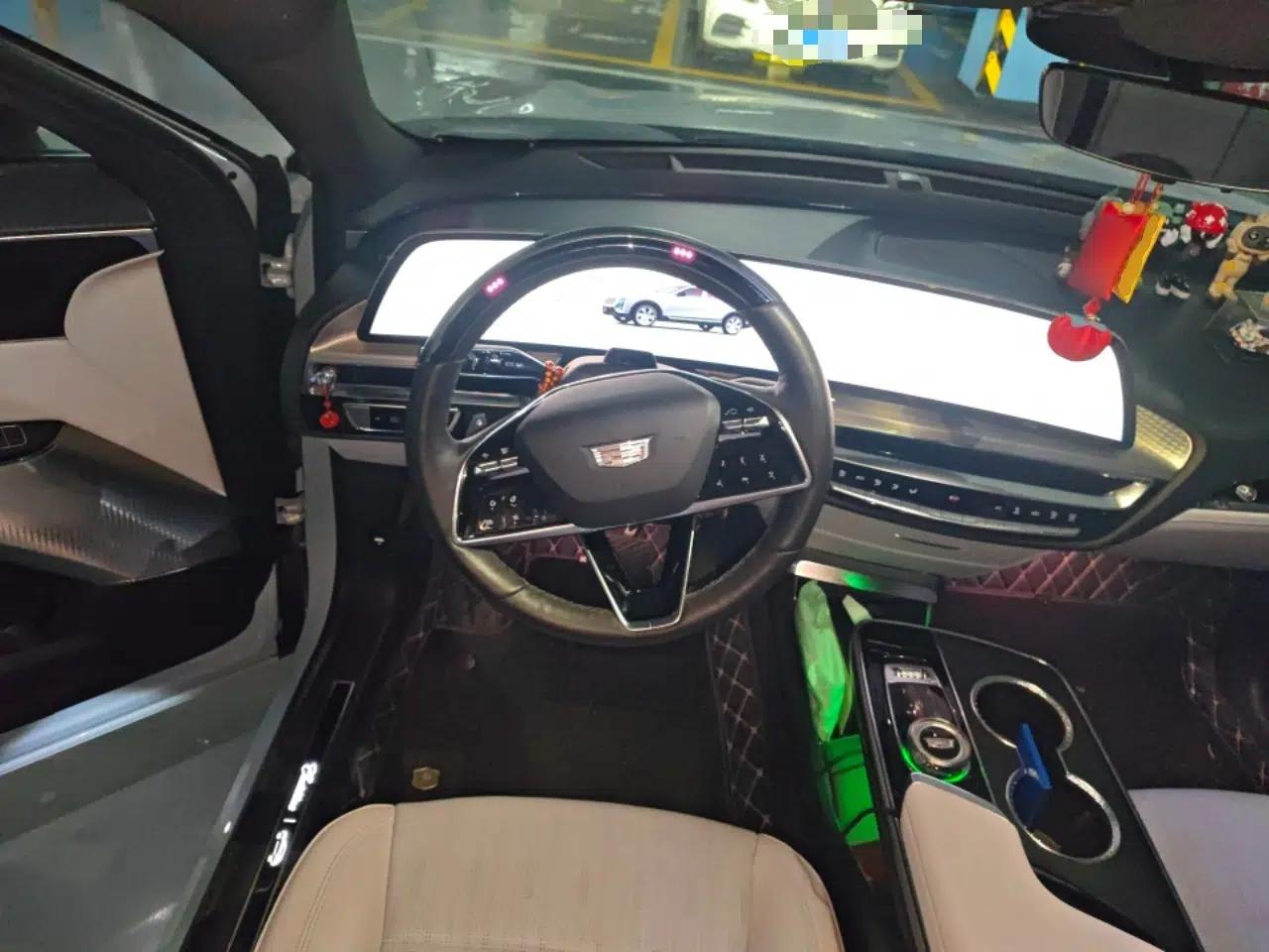 Cadillac LYRIQ 2022 Rear-Drive Long-Range Luxury Edition — миниатюра 11