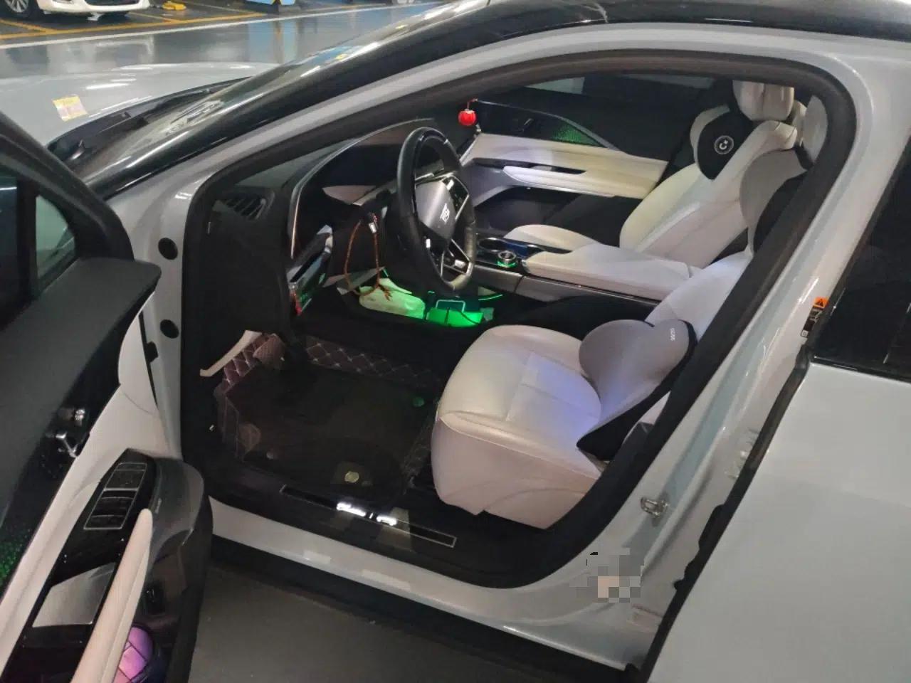Cadillac LYRIQ 2022 Rear-Drive Long-Range Luxury Edition — миниатюра 17