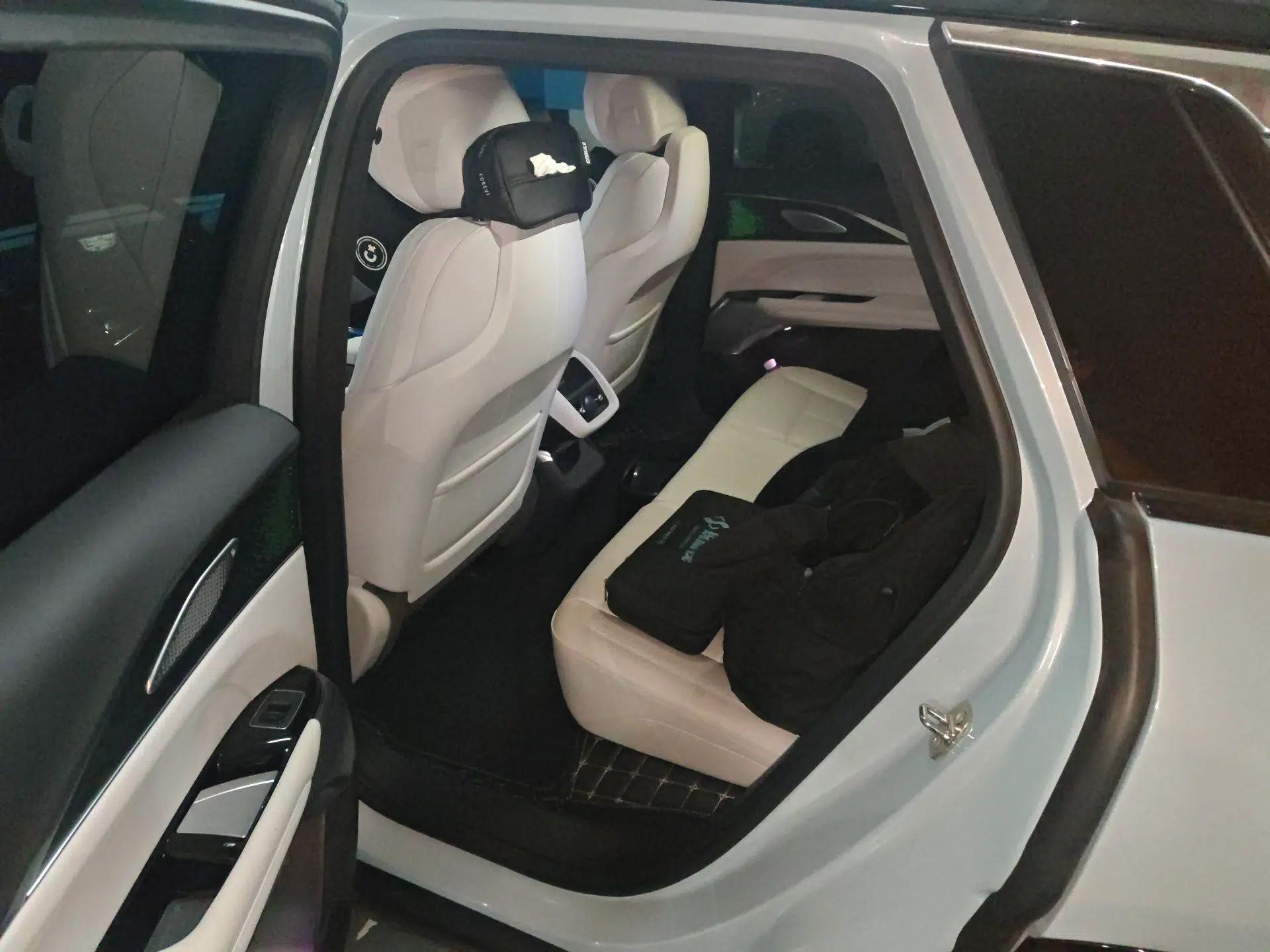 Cadillac LYRIQ 2022 Rear-Drive Long-Range Luxury Edition — миниатюра 18