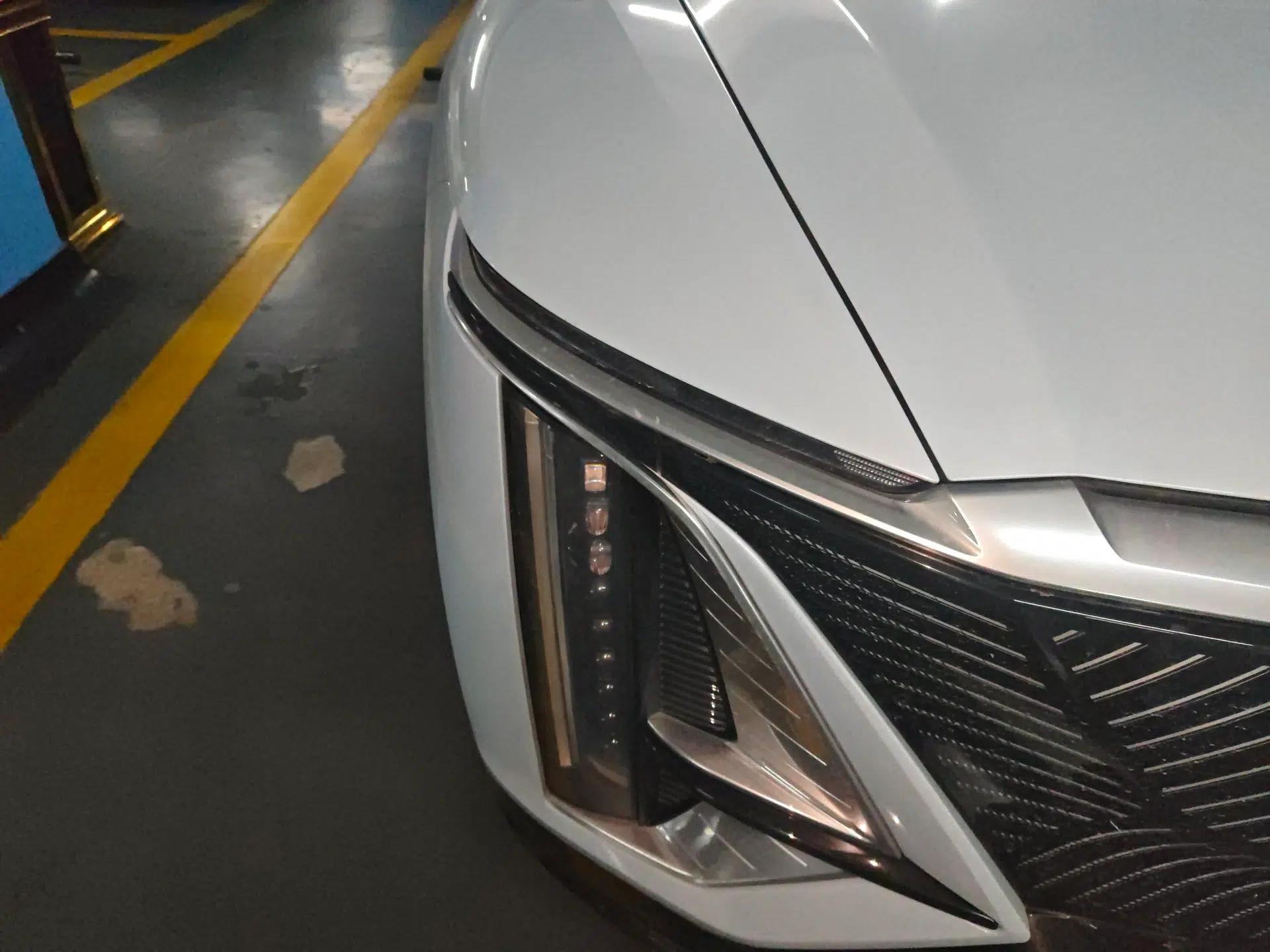Cadillac LYRIQ 2022 Rear-Drive Long-Range Luxury Edition — миниатюра 7