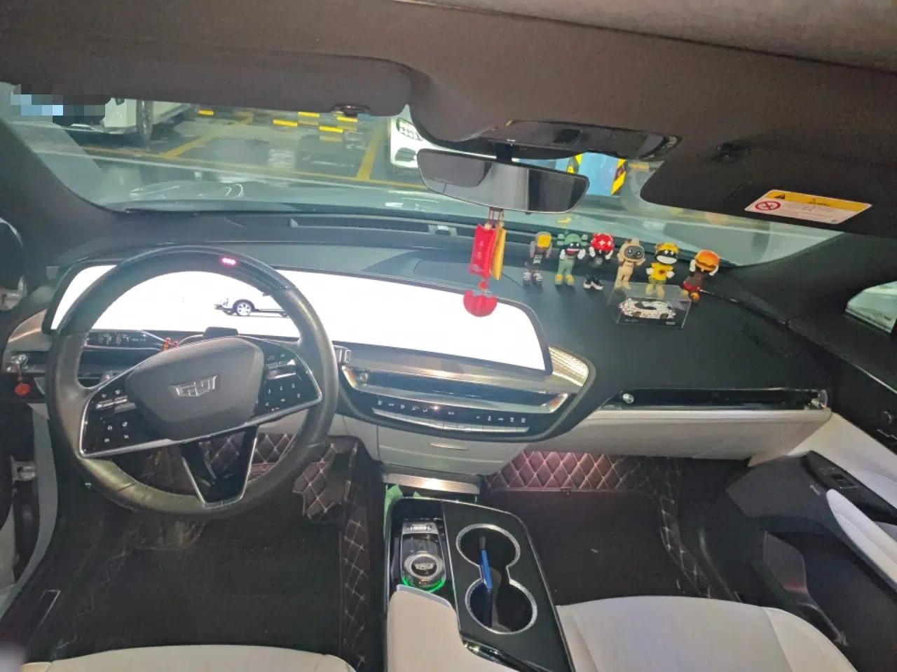 Cadillac LYRIQ 2022 Rear-Drive Long-Range Luxury Edition — миниатюра 10