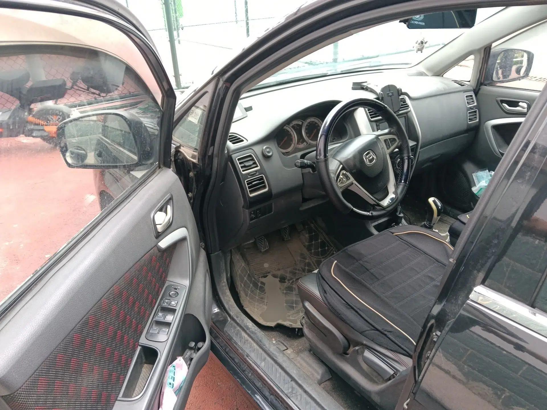 Suzuki Liana A6 2015 Hatchback 1.4L Manual Ideal Model — миниатюра 17