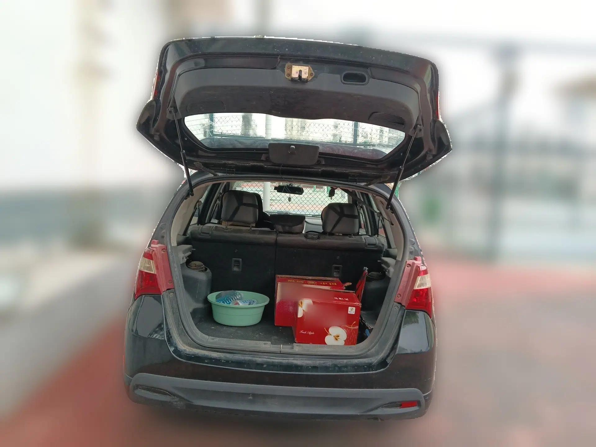 Suzuki Liana A6 2015 Hatchback 1.4L Manual Ideal Model — миниатюра 20