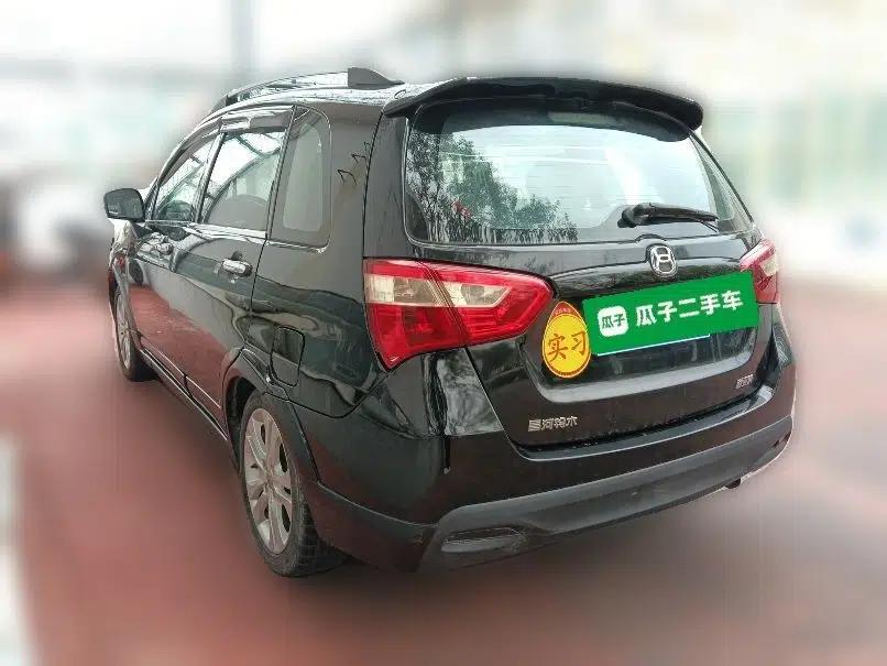 Suzuki Liana A6 2015 Hatchback 1.4L Manual Ideal Model — миниатюра 4