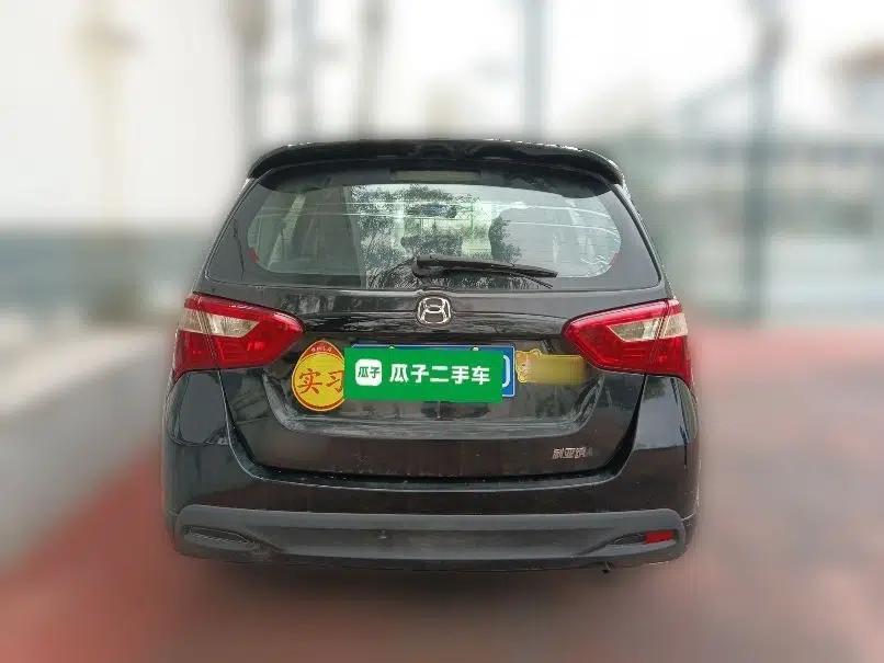Suzuki Liana A6 2015 Hatchback 1.4L Manual Ideal Model — миниатюра 5
