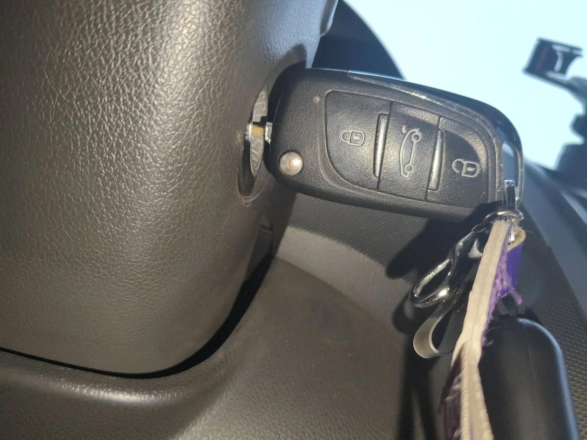Suzuki Wagon R X5 2013 Cruise Edition 1.4L VVT Standard Model — миниатюра 9