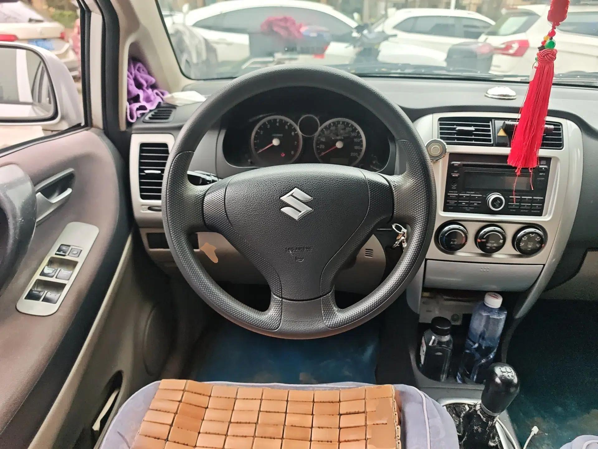 Suzuki Liana 2013 Hatchback 1.4L Manual Standard Model 2 — миниатюра 11