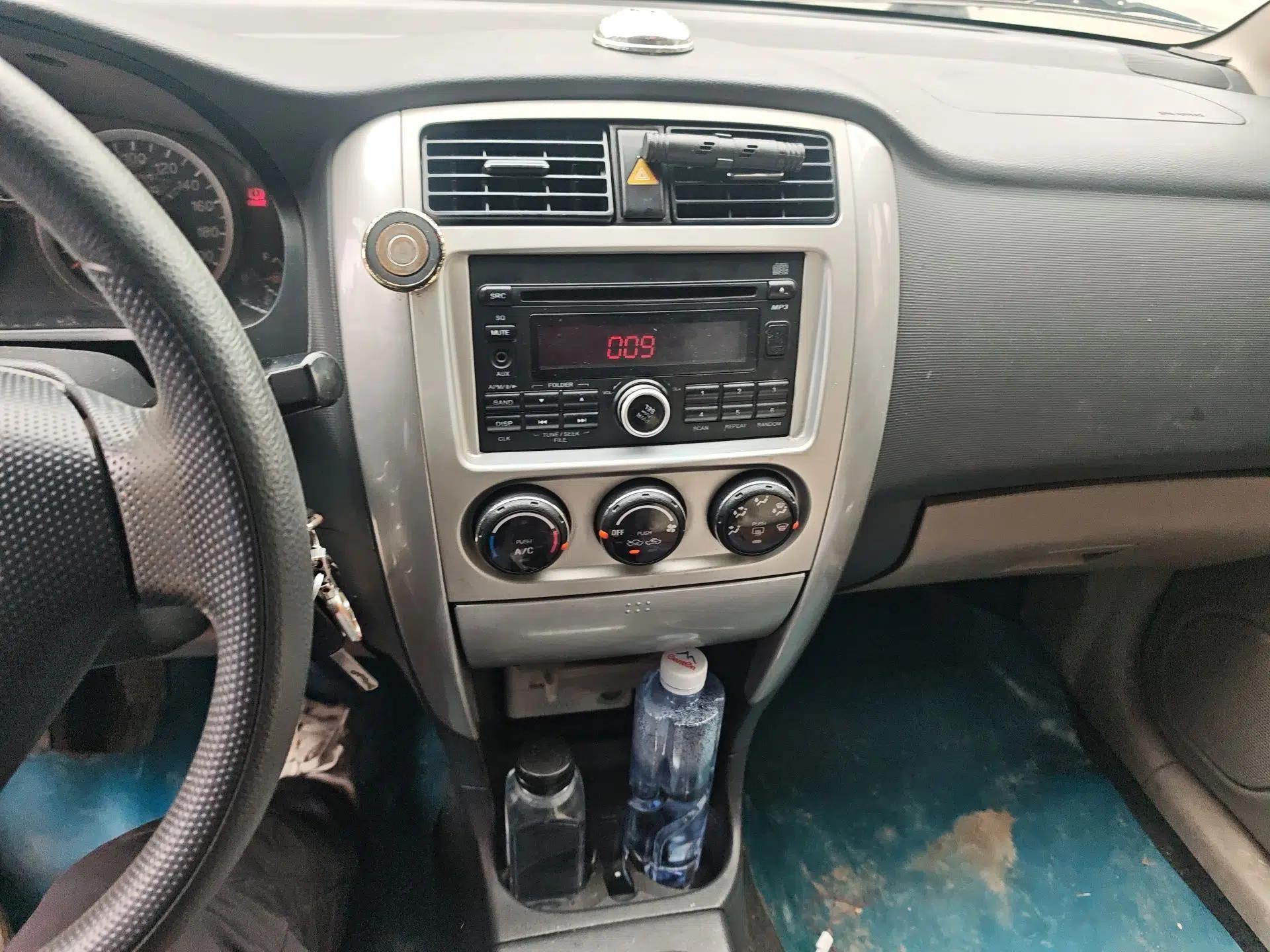 Suzuki Liana 2013 Hatchback 1.4L Manual Standard Model 2 — миниатюра 14