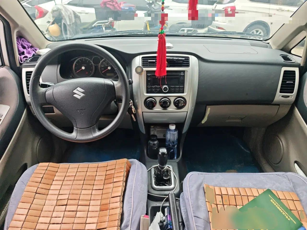 Suzuki Liana 2013 Hatchback 1.4L Manual Standard Model 2 — миниатюра 10