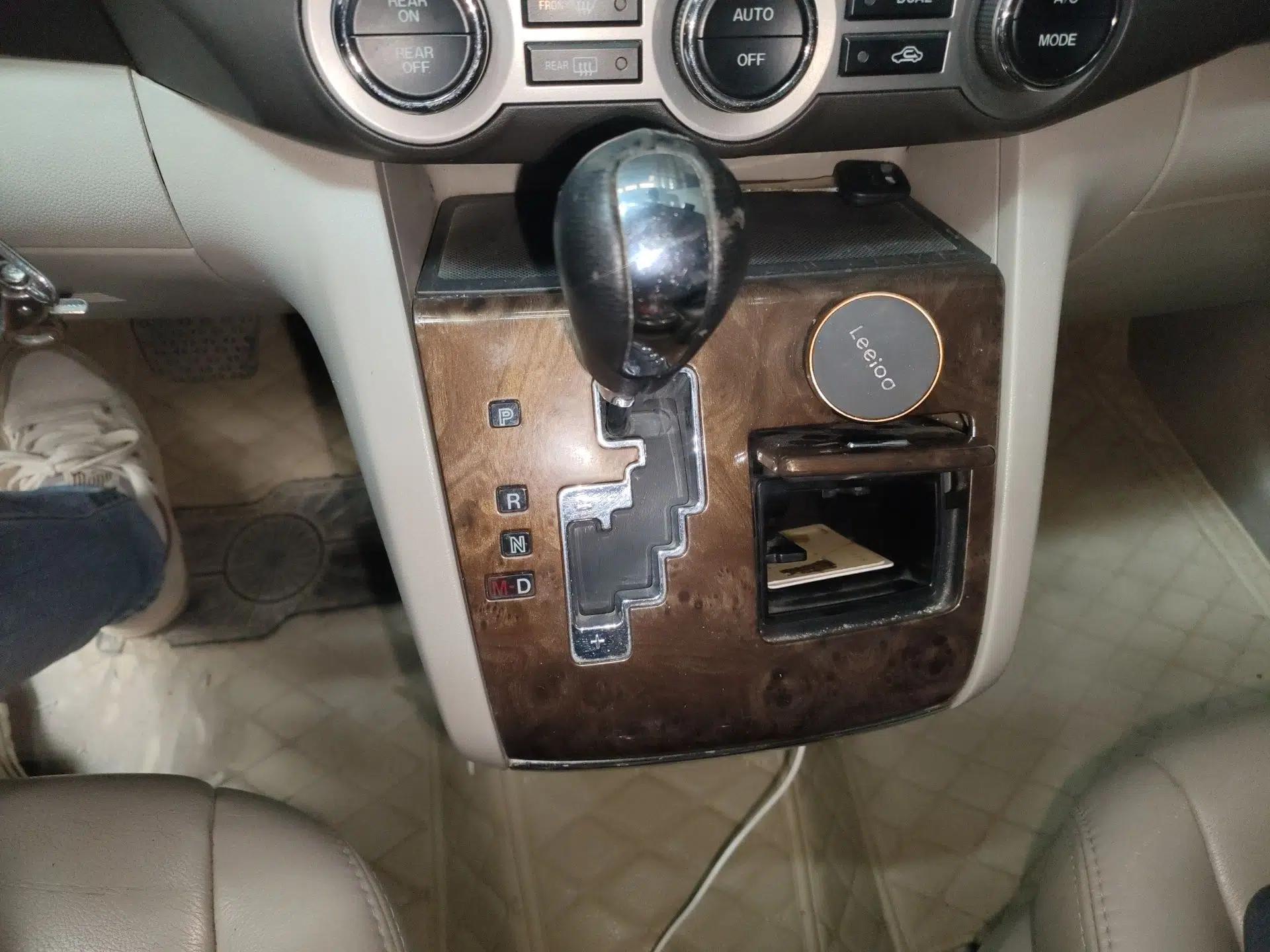 Mazda 8 2011 2.3L Deluxe Edition — миниатюра 15