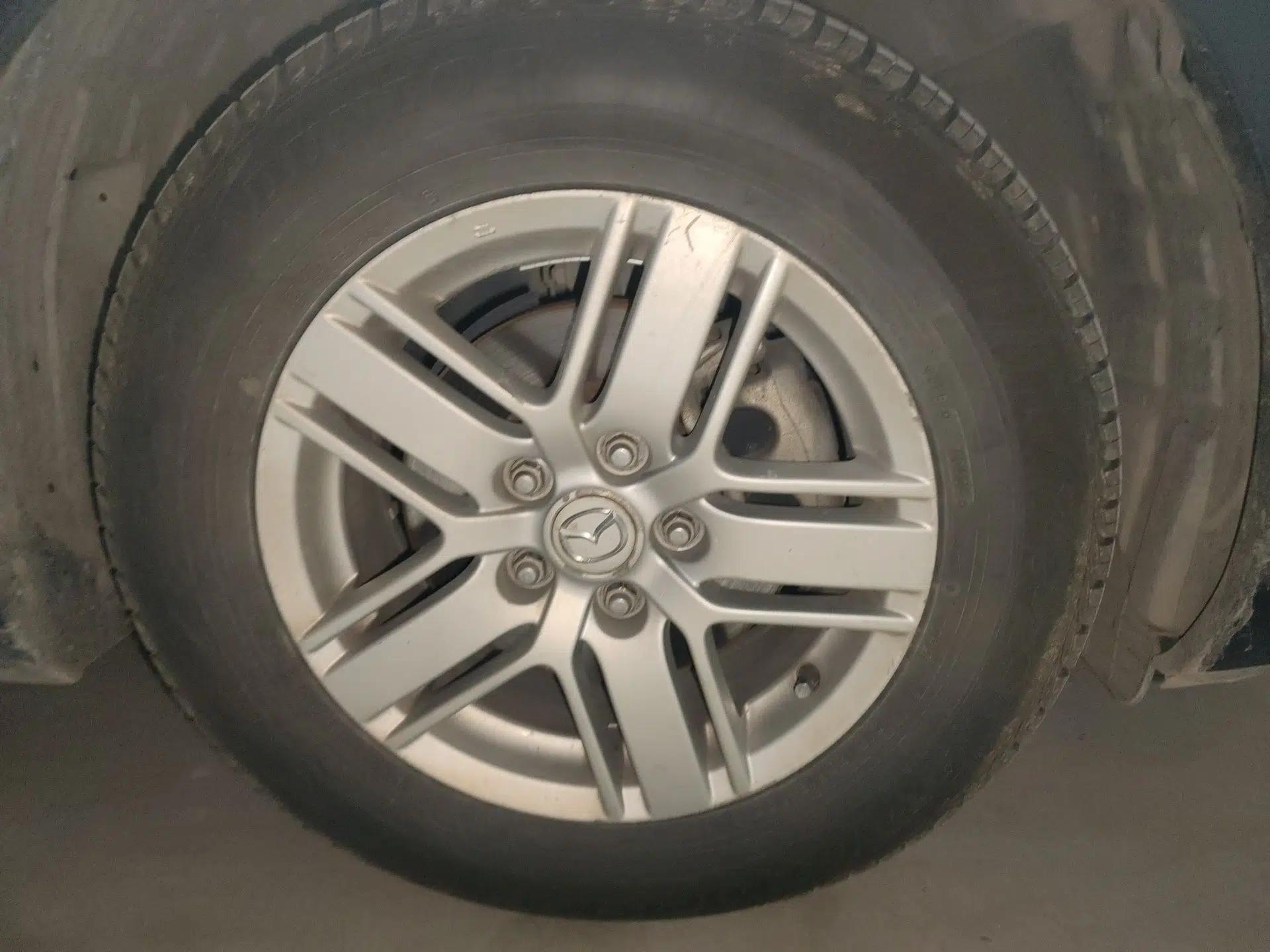 Mazda 8 2011 2.3L Deluxe Edition — миниатюра 8