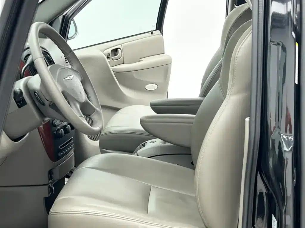 2007 Grand Voyager 3.3L Business Edition — миниатюра 5