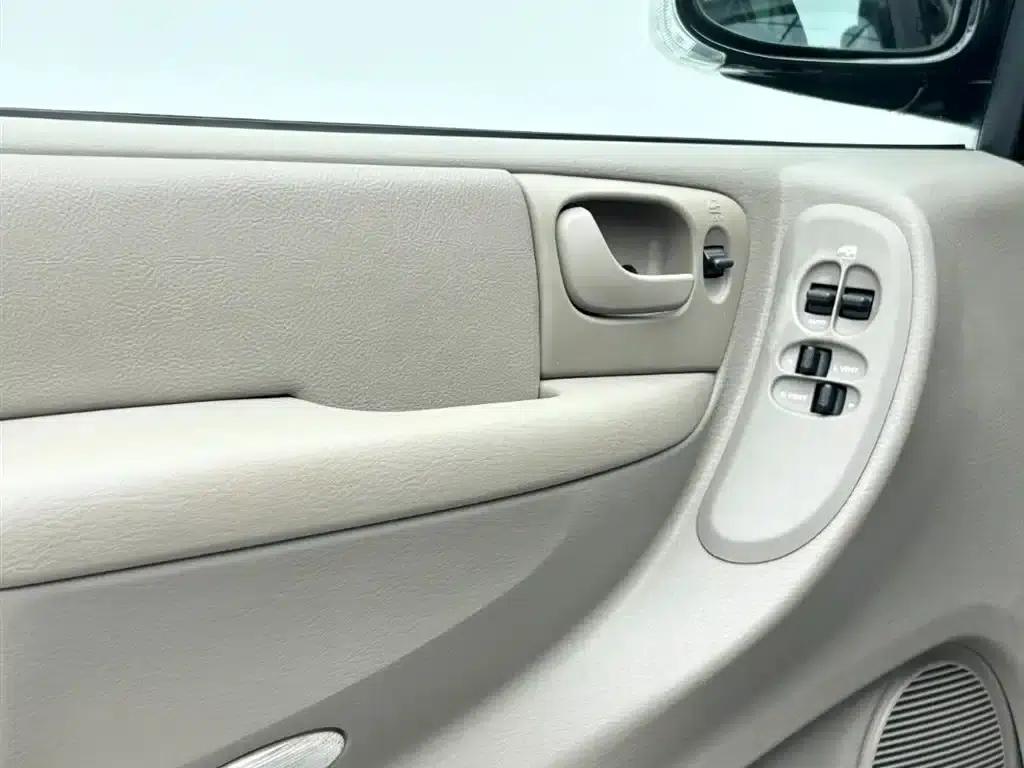2007 Grand Voyager 3.3L Business Edition — миниатюра 7