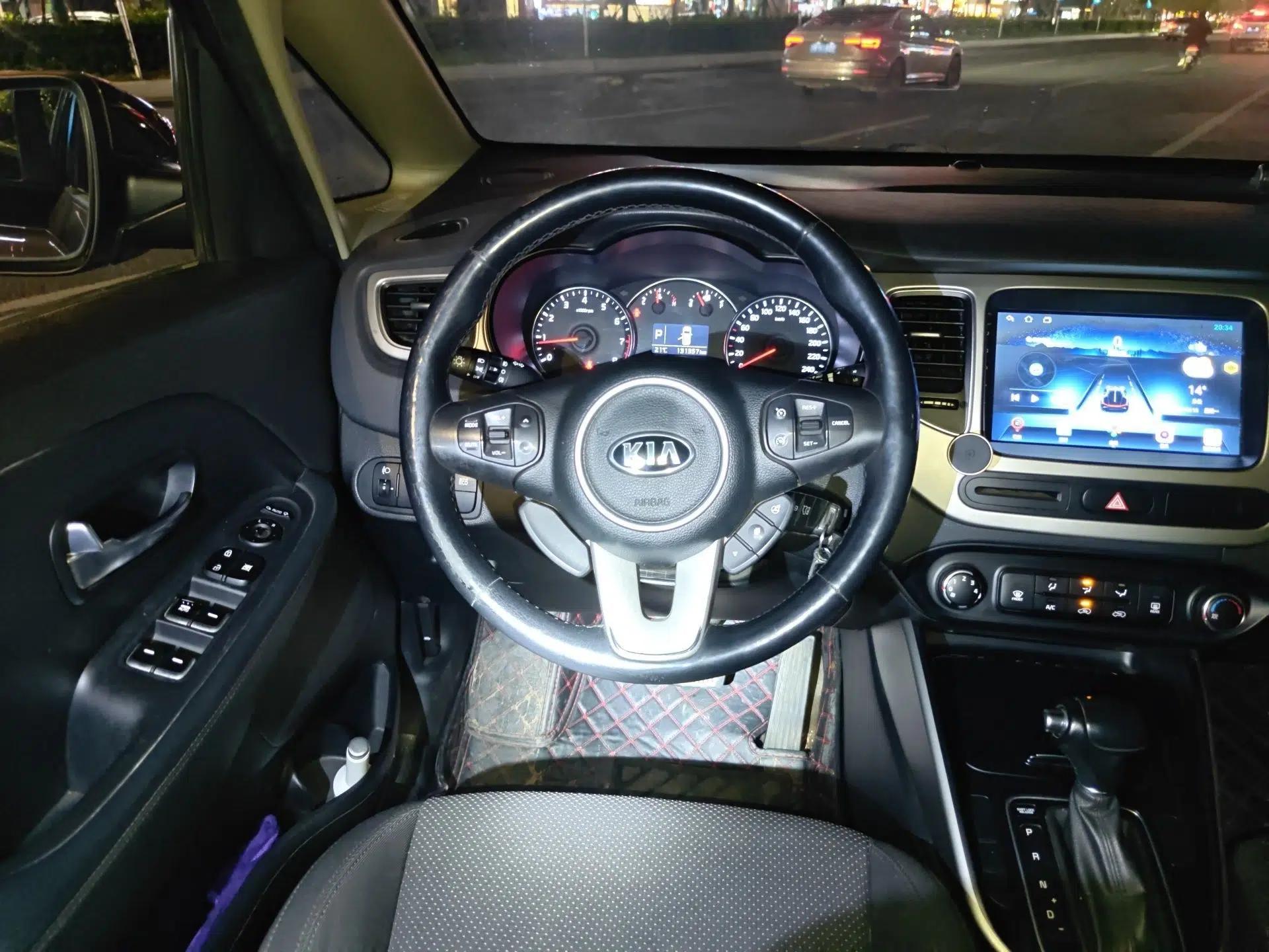 Kia Carens 2013 2.0L 7-Seater Automatic Standard Version China IV Standard — миниатюра 11