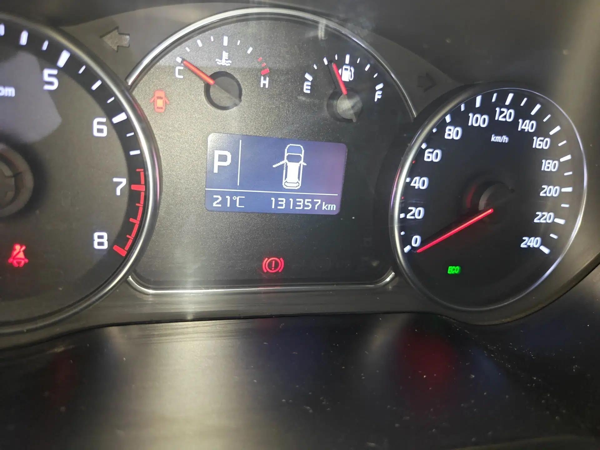 Kia Carens 2013 2.0L 7-Seater Automatic Standard Version China IV Standard — миниатюра 13