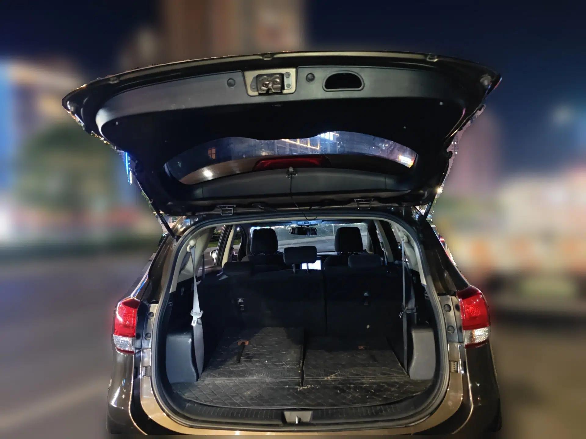 Kia Carens 2013 2.0L 7-Seater Automatic Standard Version China IV Standard — миниатюра 20