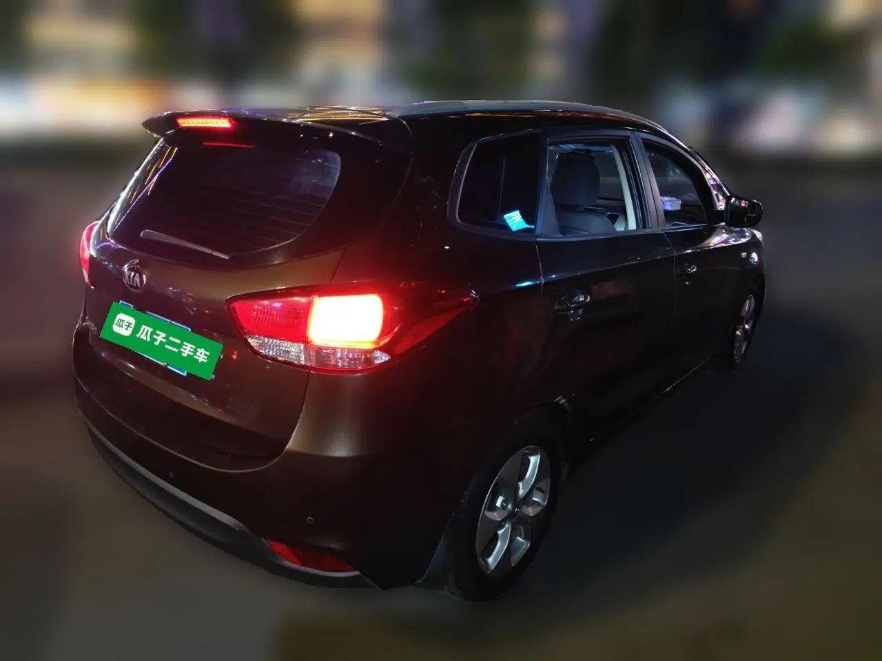 Kia Carens 2013 2.0L 7-Seater Automatic Standard Version China IV Standard — миниатюра 6