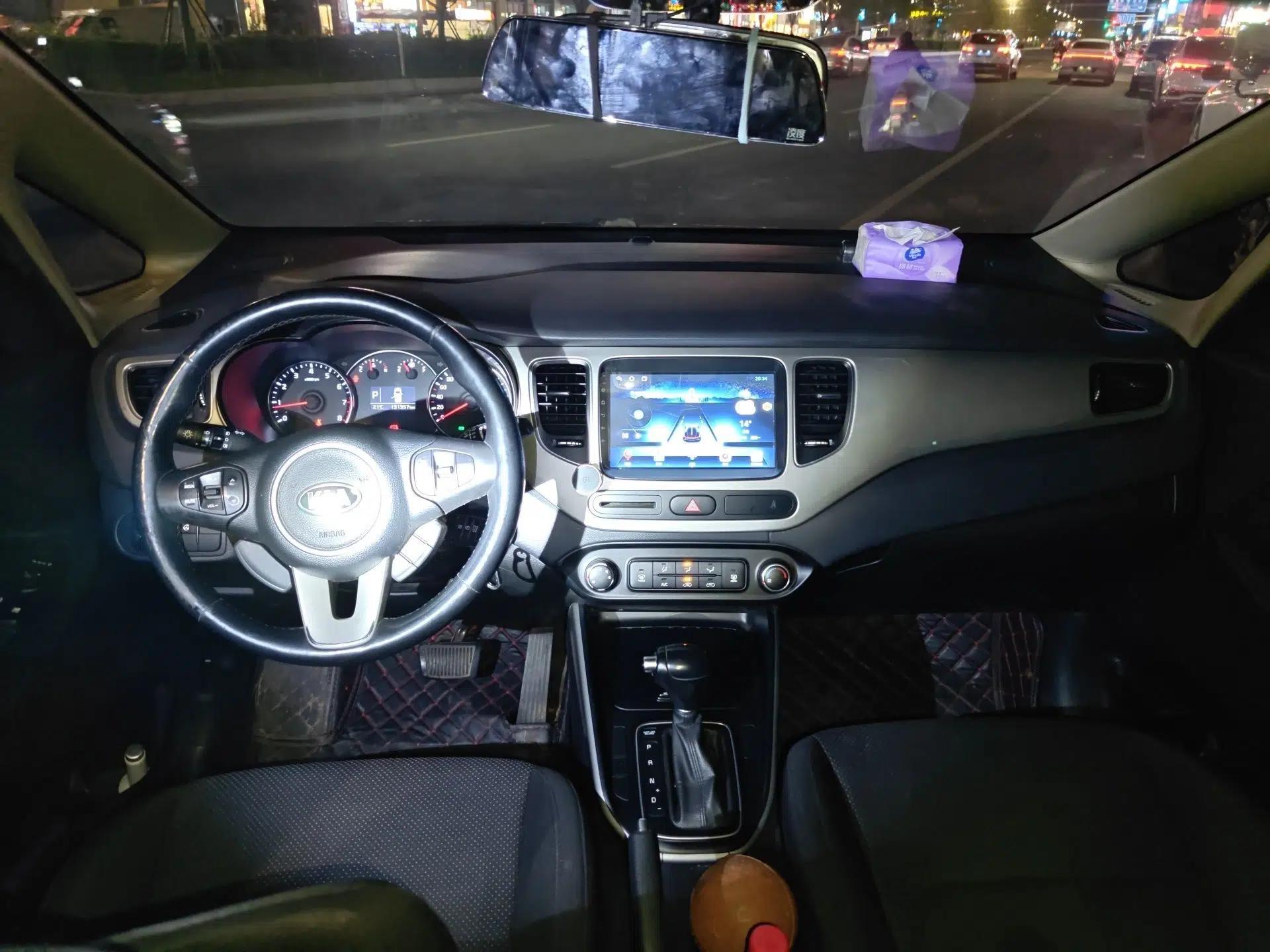 Kia Carens 2013 2.0L 7-Seater Automatic Standard Version China IV Standard — миниатюра 10
